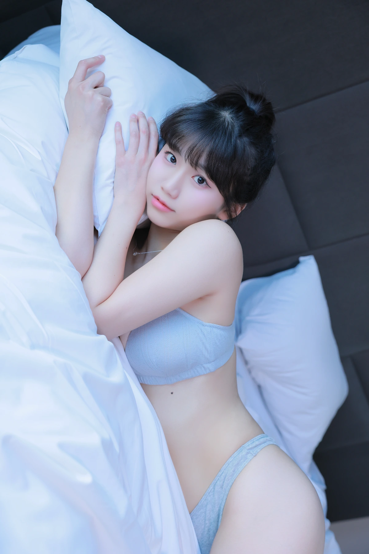 Yui 유이, SWEETBOX Photobook 「Teddy Bear」 Set.01 - P36