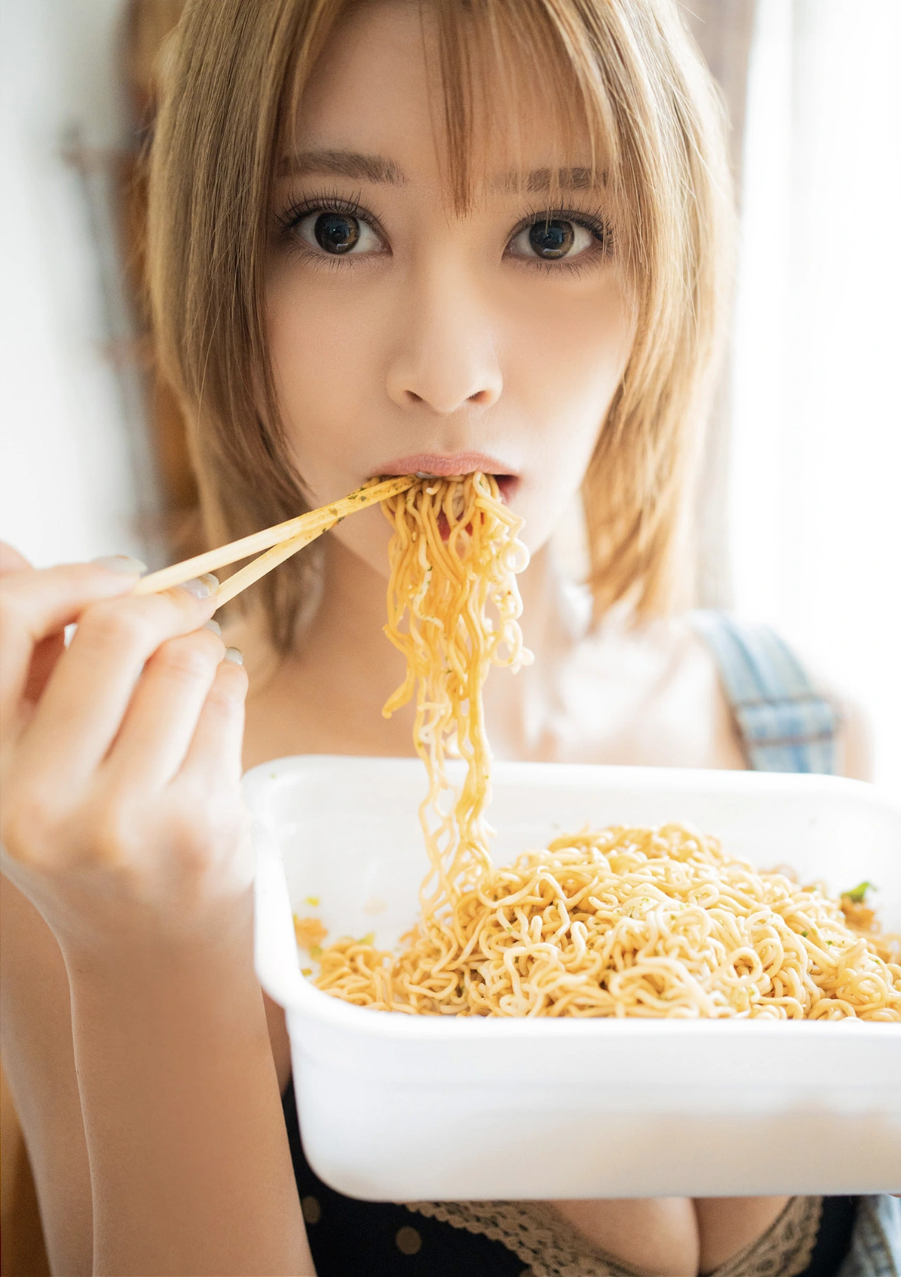 Ai Yamada 山田あい, Mai Ishioka 石岡真衣, Sabra 第5号 2025 FALL 1周年記念号 QUARTERLY - P8