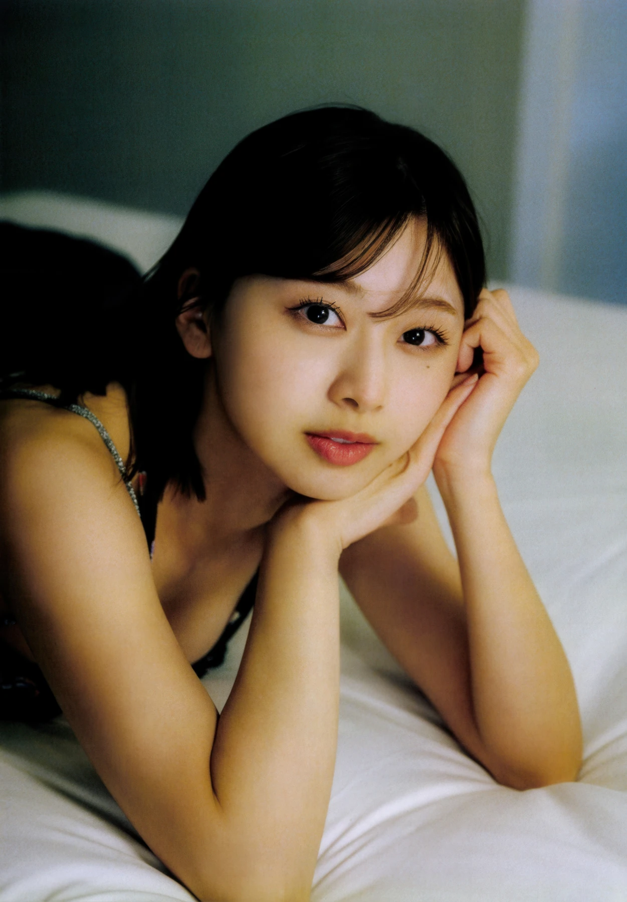 Suzuka Tomita 富田鈴花, 写真集 「鈴花サーキット」 Set.05 - P15