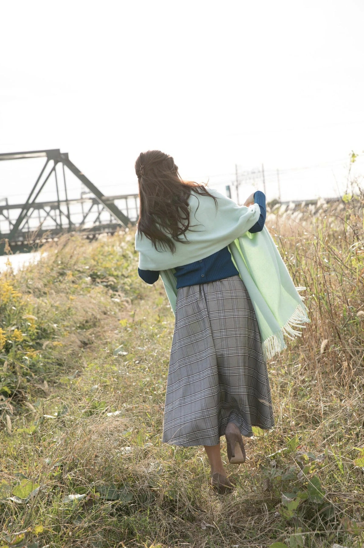 Miu Nakamura 仲村美海, 週刊ポストデジタル写真集 『背中を流して』 Set.02 - P11