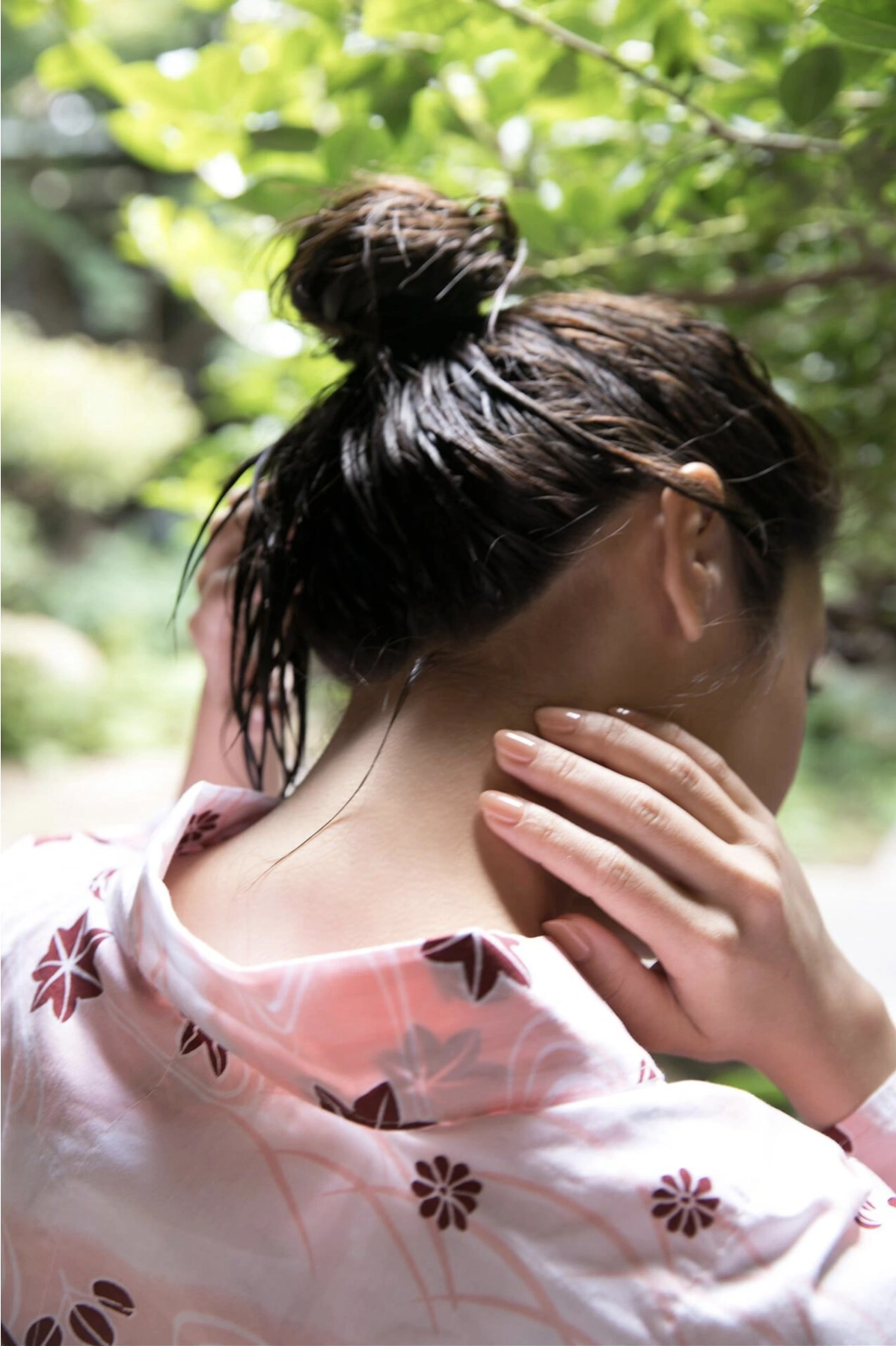 Miu Nakamura 仲村美海, 週刊ポストデジタル写真集 『背中を流して』 Set.02 - P13