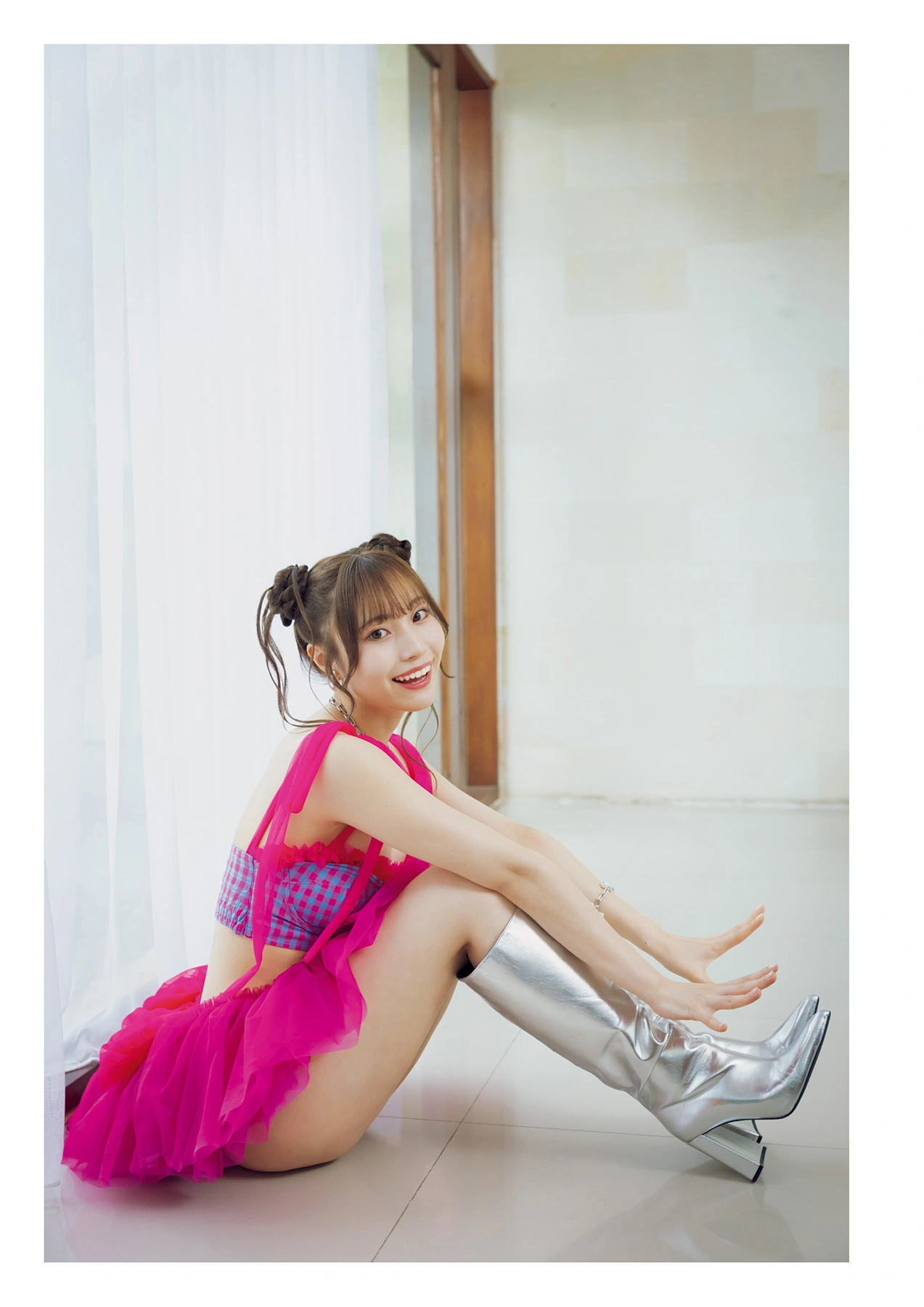 Saaya Kawagoe 川越紗彩, 1st写真集 「なんとかなるなる」 Set.03 - P7