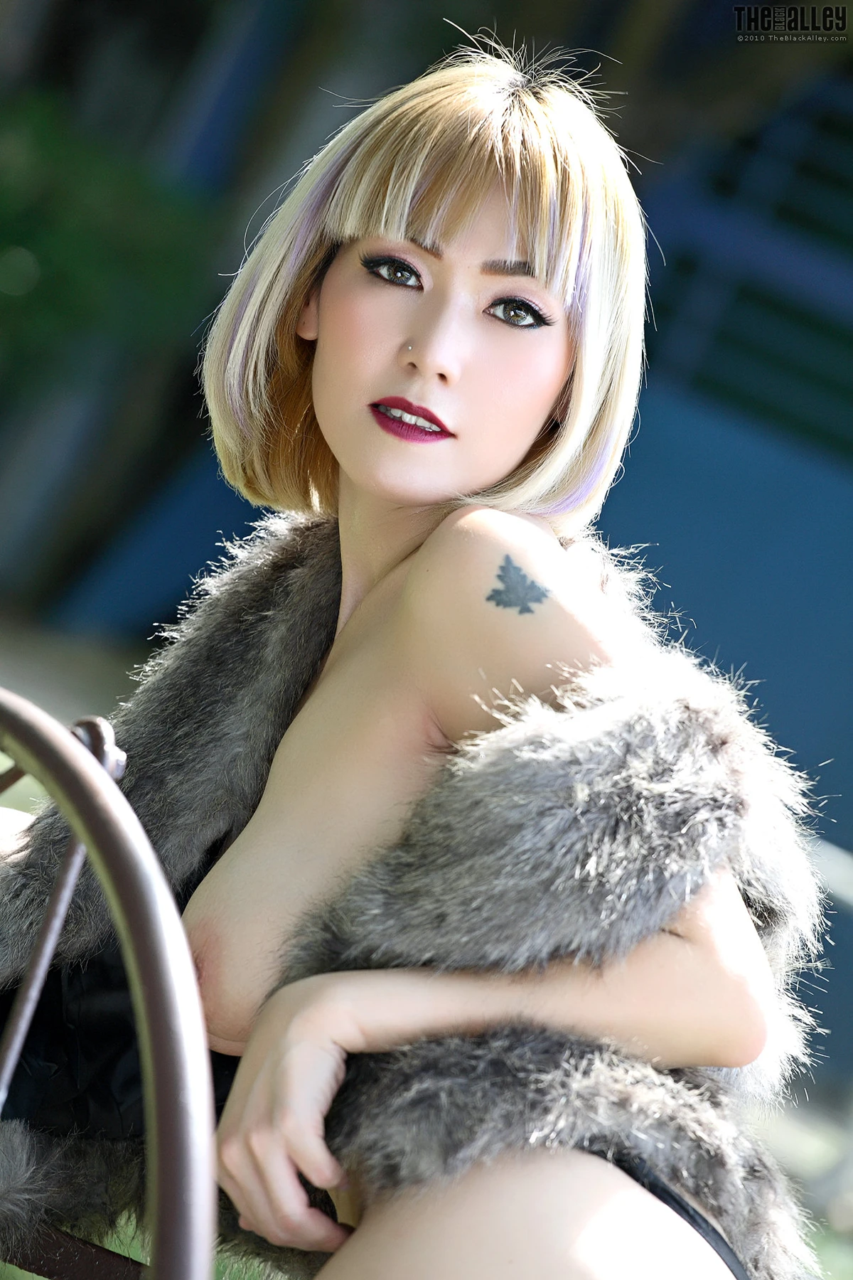 Yuri The Black Alley Photobook Set.02 - P8