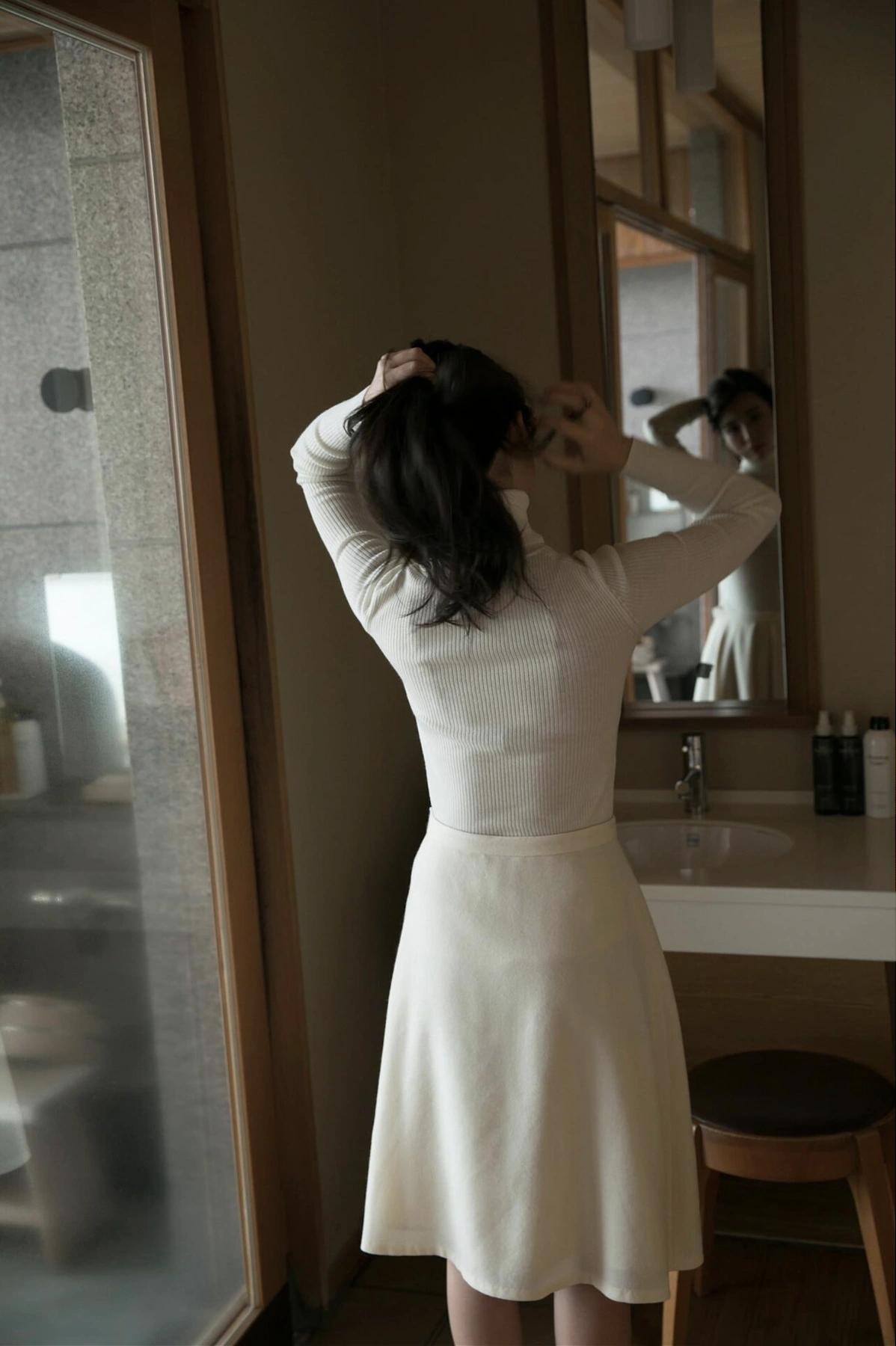 Miu Nakamura 仲村美海, 週刊ポストデジタル写真集 『背中を流して』 Set.03 - P10