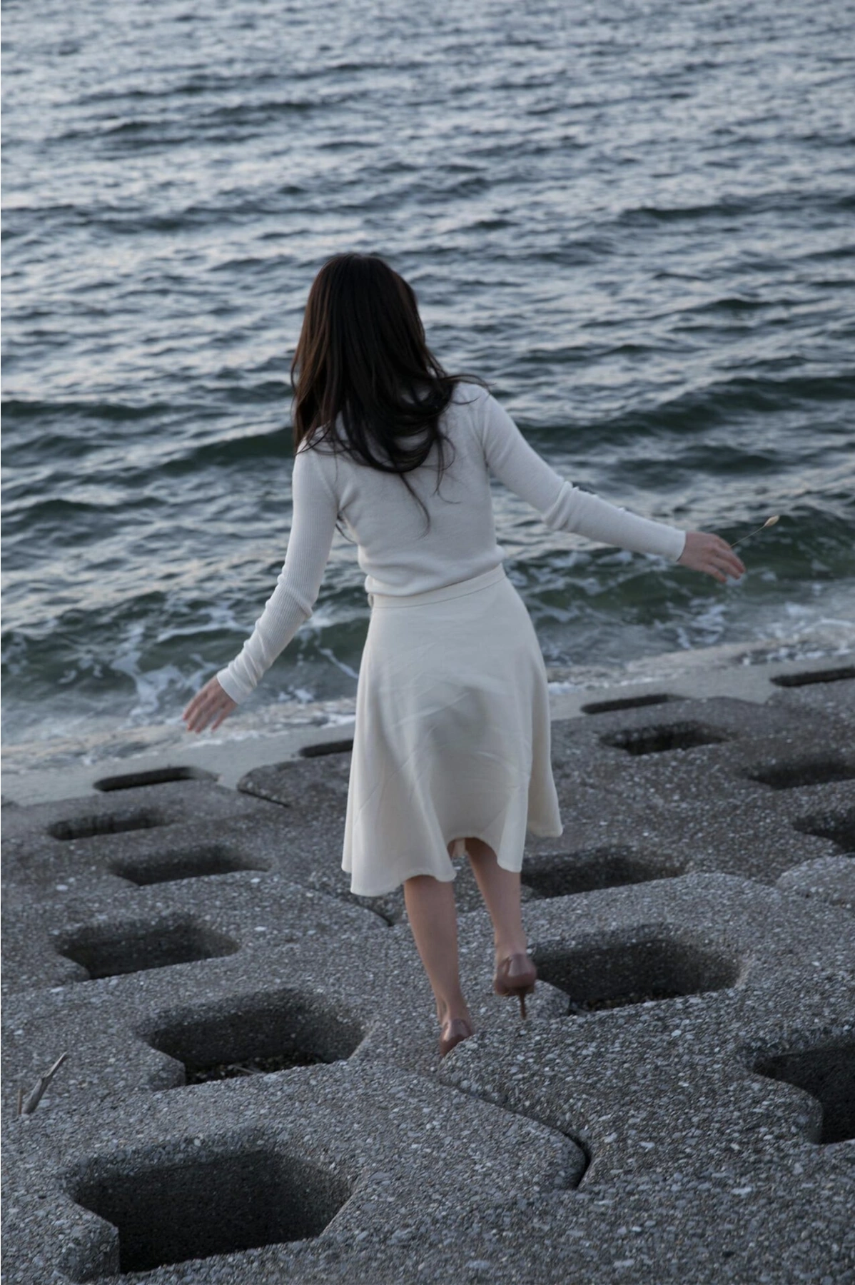 Miu Nakamura 仲村美海, 週刊ポストデジタル写真集 『背中を流して』 Set.03 - P6