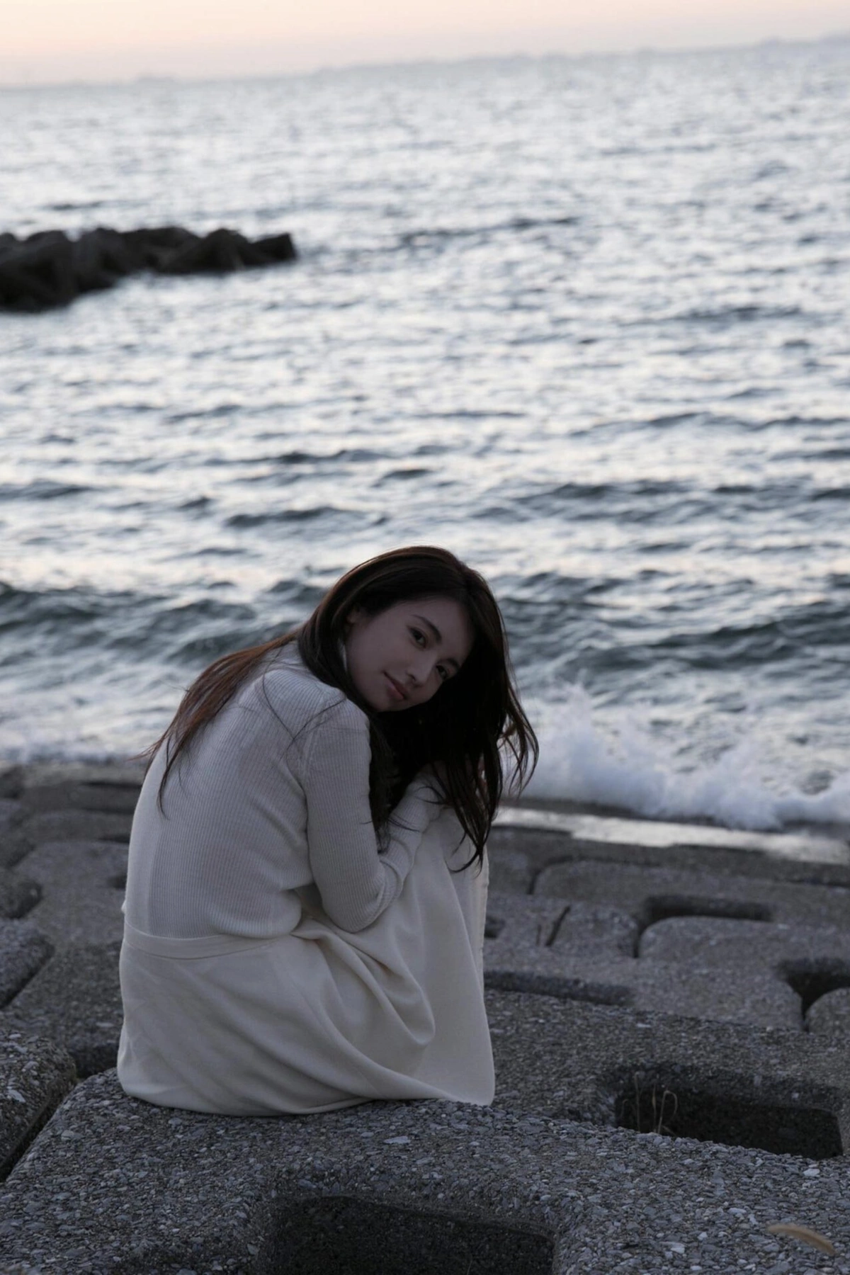 Miu Nakamura 仲村美海, 週刊ポストデジタル写真集 『背中を流して』 Set.03 - P7