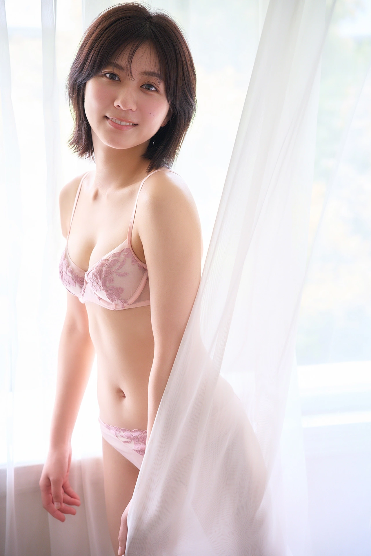 Maria Shimizu 清水麻璃亜, 写真集 「まりあさん、見せすぎです！」 Set.04 - P42