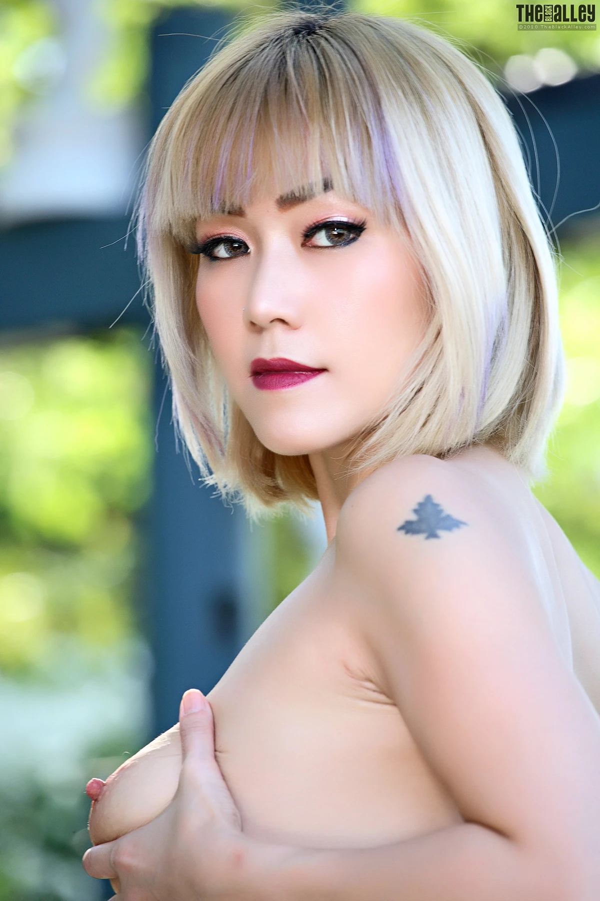 Yuri The Black Alley Photobook Set.03 - P54