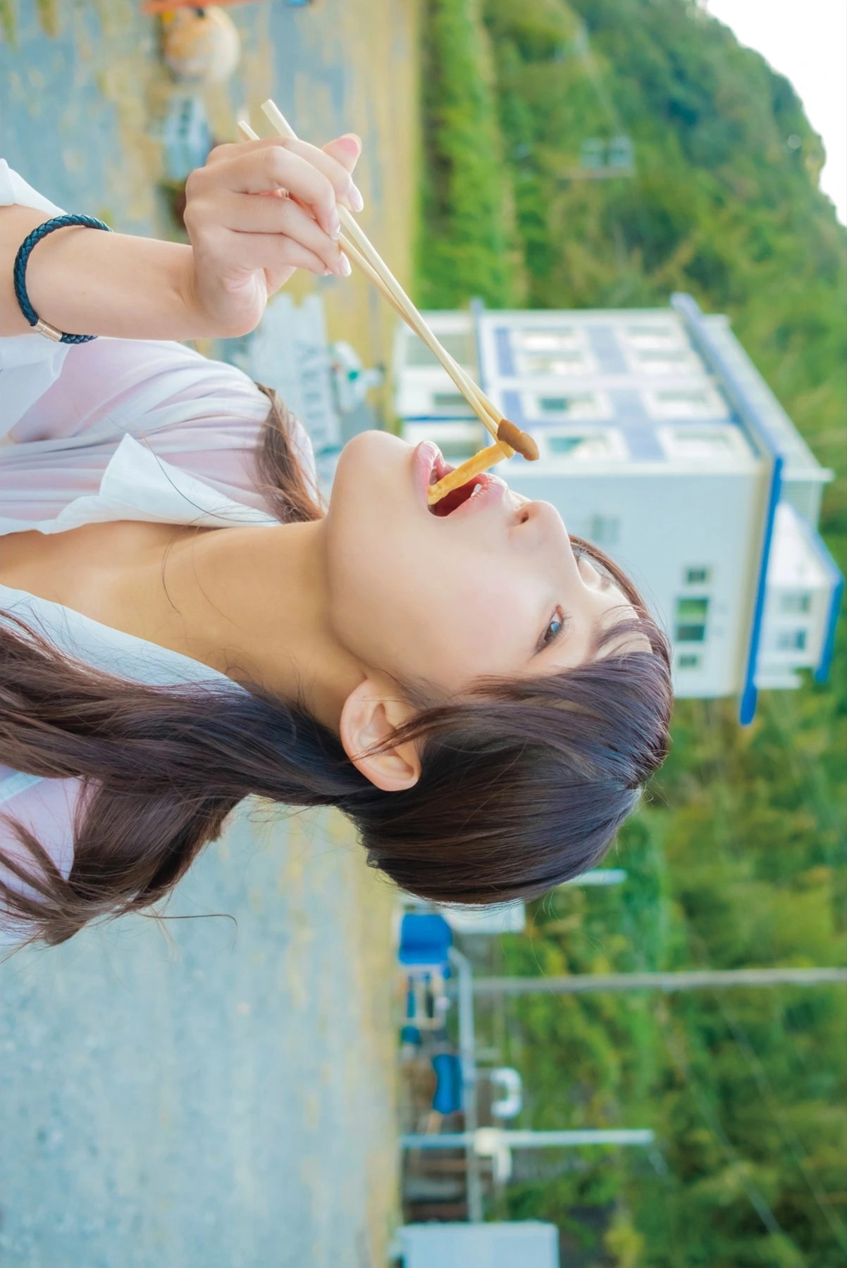 Arisa Kotoi 琴井ありさ, デジタル写真集 『琴井に恋と _ 真紅と夜明けの完全版』 Set.01 - P17