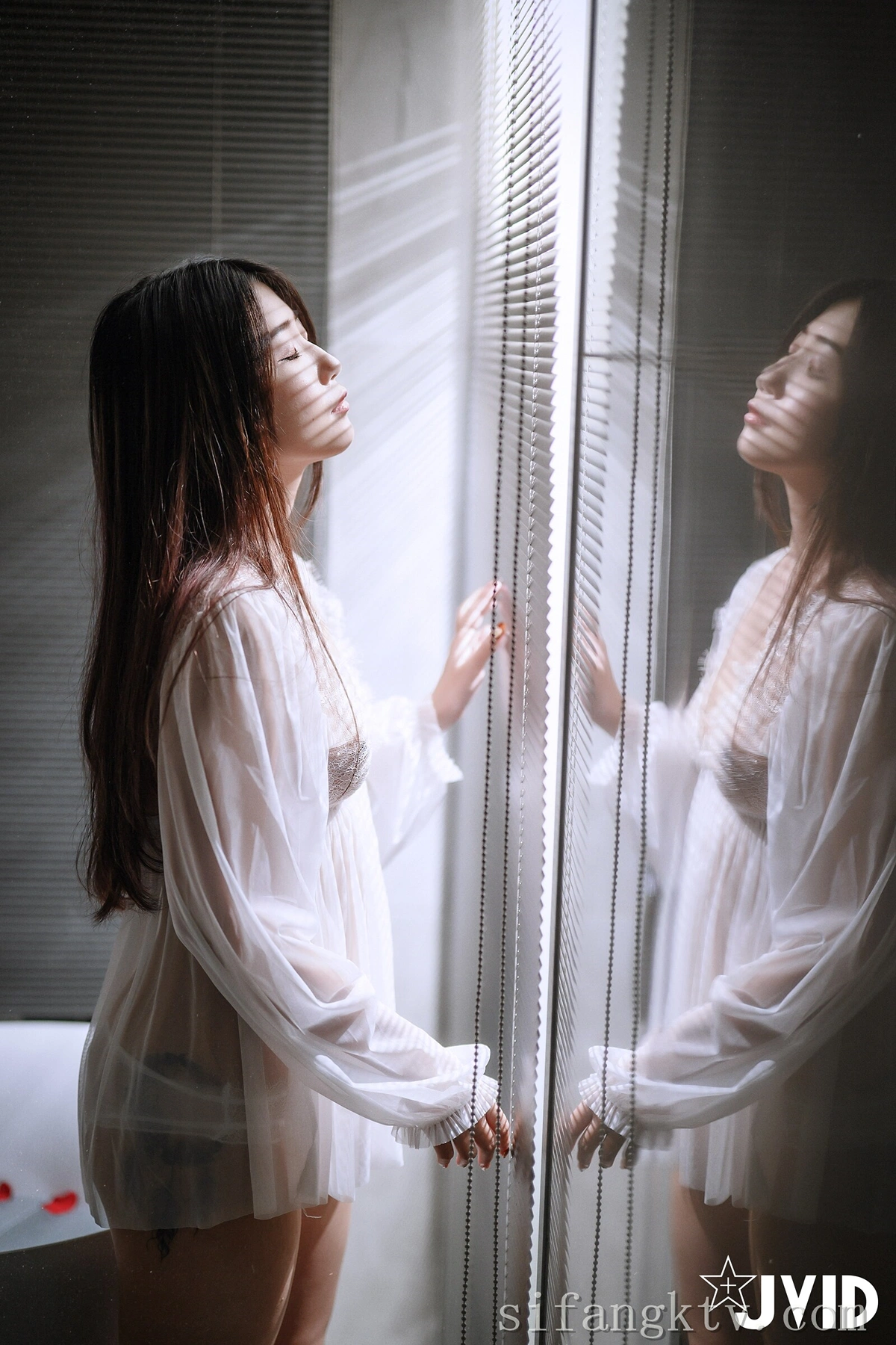 JVID 肉包Mini – 用玫瑰成功征服可爱肉包的肉体-热爱 Set.04 - P19