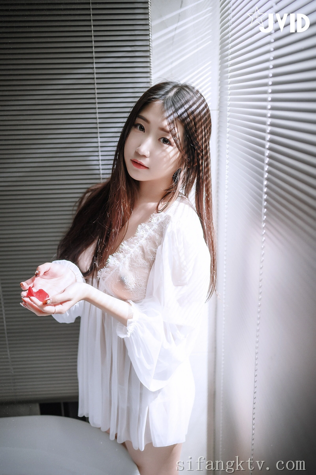 JVID 肉包Mini – 用玫瑰成功征服可爱肉包的肉体-热爱 Set.04 - P23