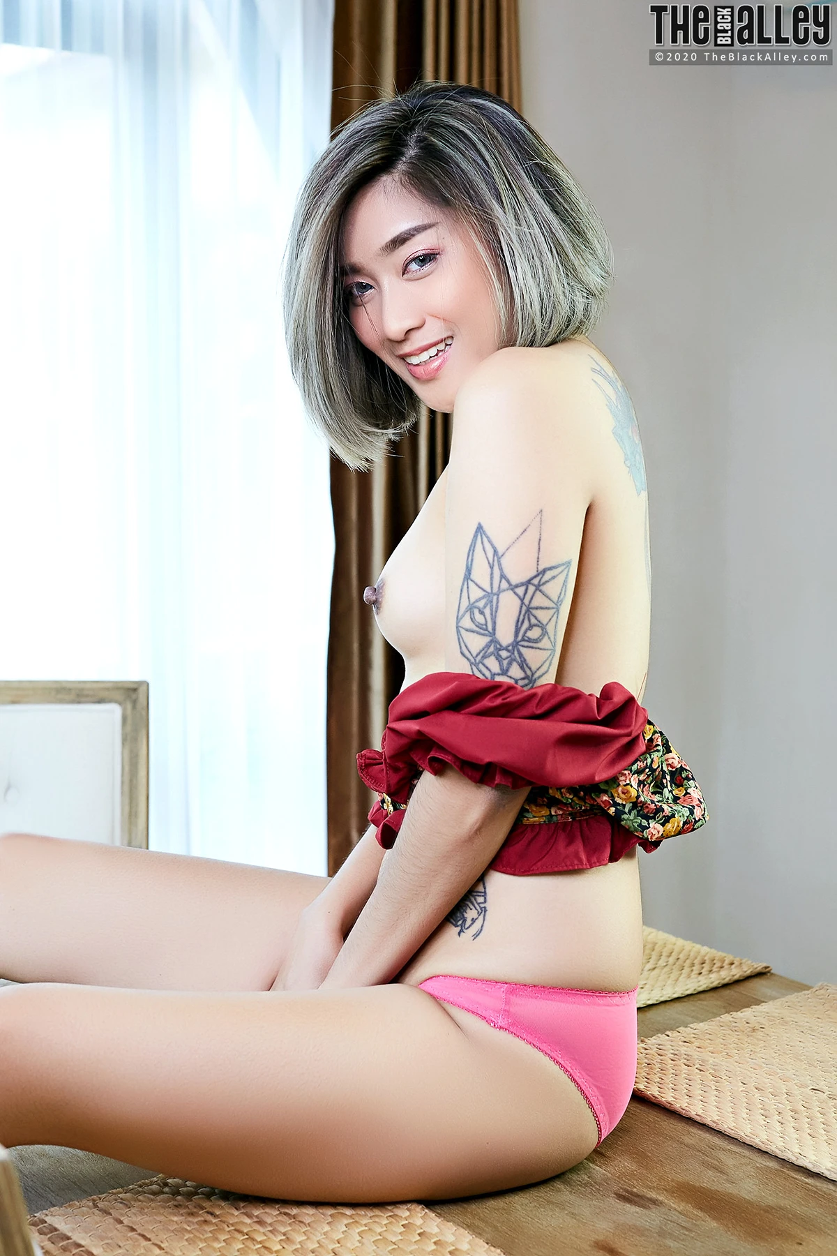 Apple The Black Alley Photobook Set.100 - P11