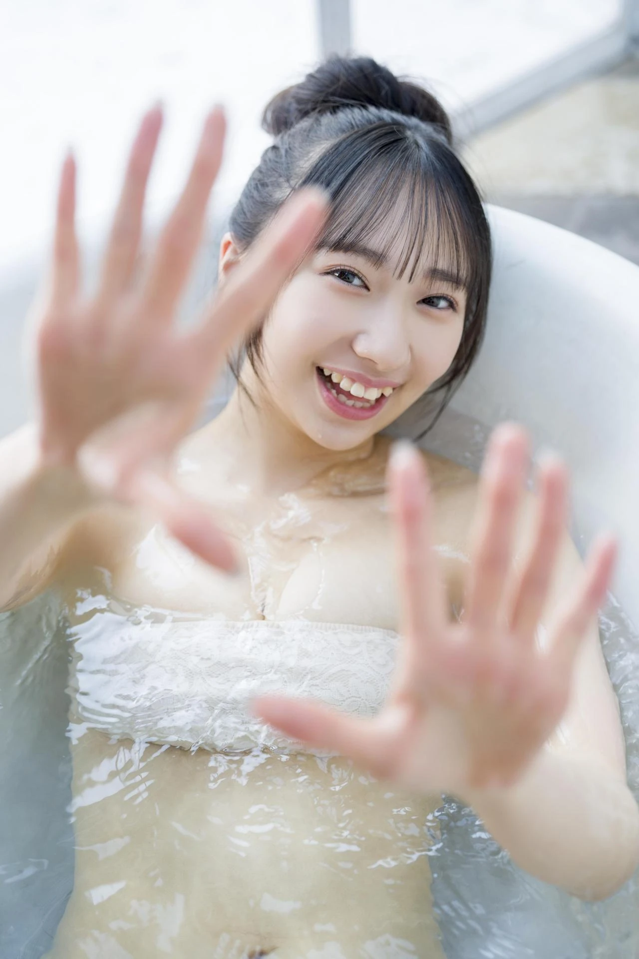 Noa Tani 谷乃愛, 写真集 「#谷の間〜真っ白な妖精アザーカット集〜」 Set.02 - P24