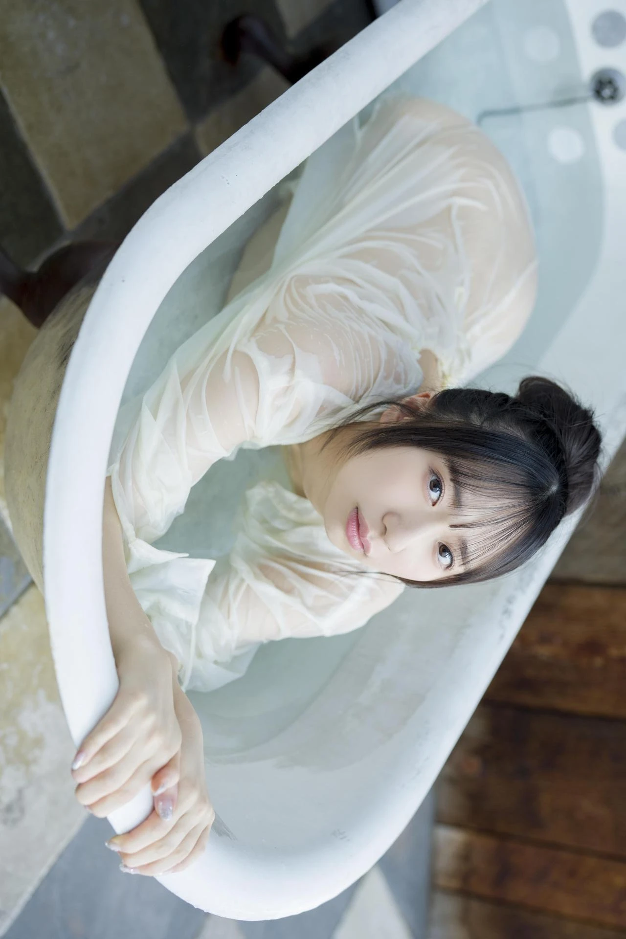 Noa Tani 谷乃愛, 写真集 「#谷の間〜真っ白な妖精アザーカット集〜」 Set.02 - P3