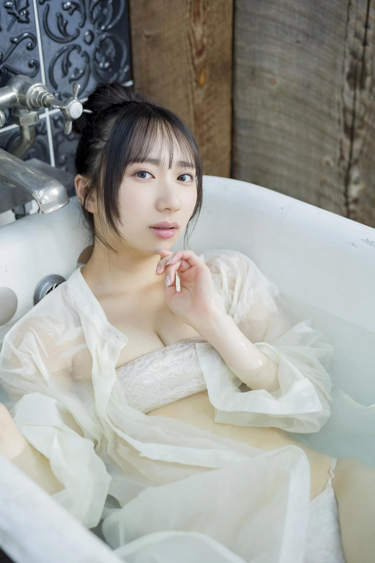 Noa Tani 谷乃愛, 写真集 「#谷の間〜真っ白な妖精アザーカット集〜」 Set.02 - P4