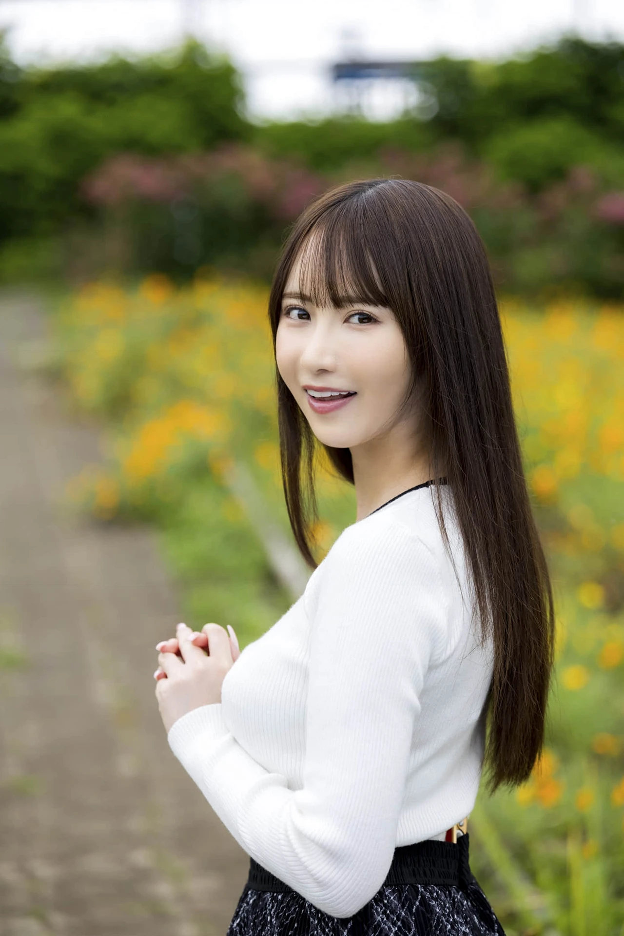 Rikka Ono 小野六花, 写真集 「あったまろ」 Set.03 - P4