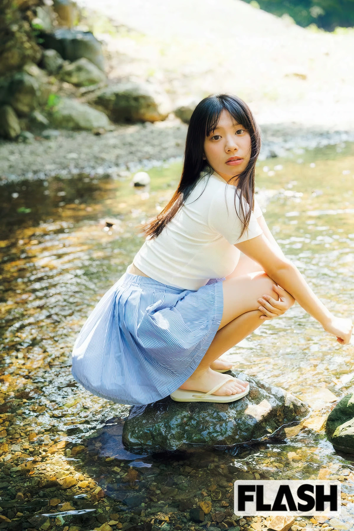 Ami Kanazawa 金澤亜美, Sara Hosoya 細谷さら, FLASH 2026.01.20 (フラッシュ 2026年1月20日号) - P15