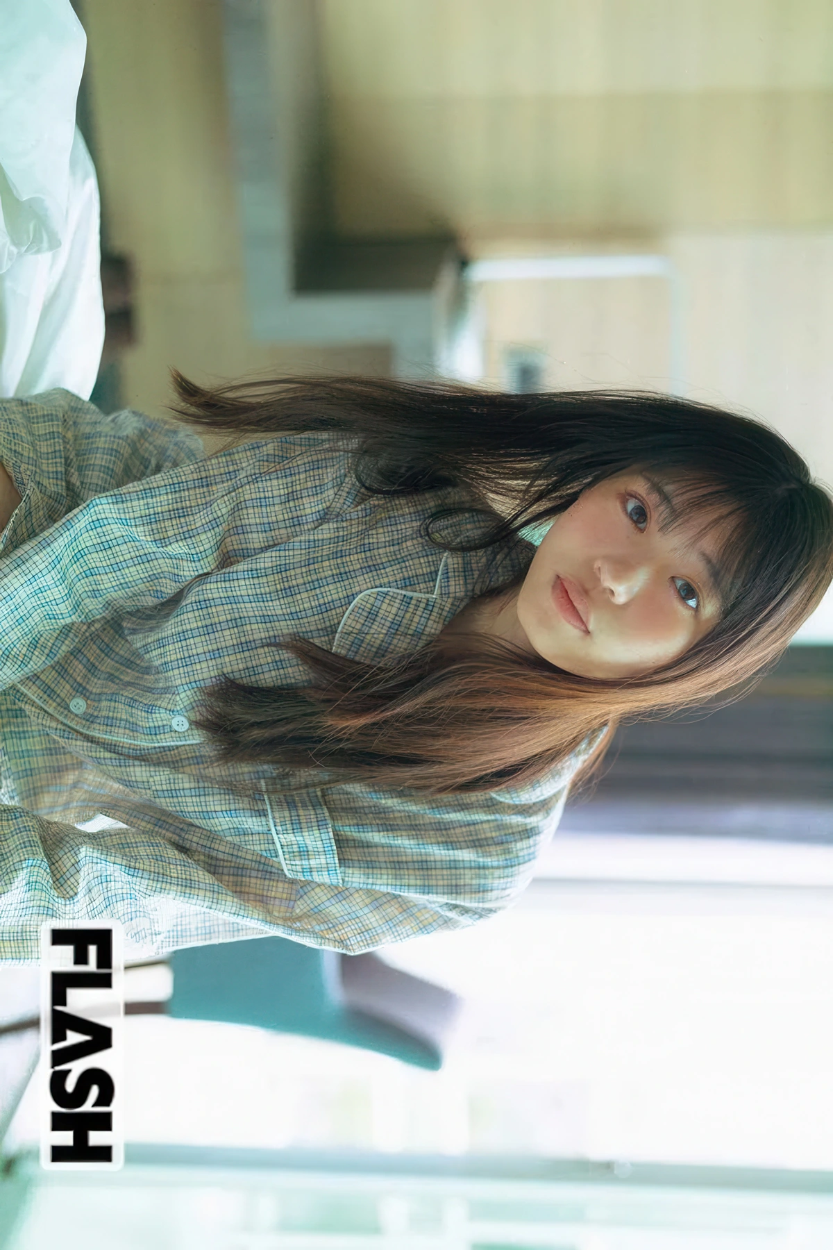 Ami Kanazawa 金澤亜美, Sara Hosoya 細谷さら, FLASH 2026.01.20 (フラッシュ 2026年1月20日号) - P25