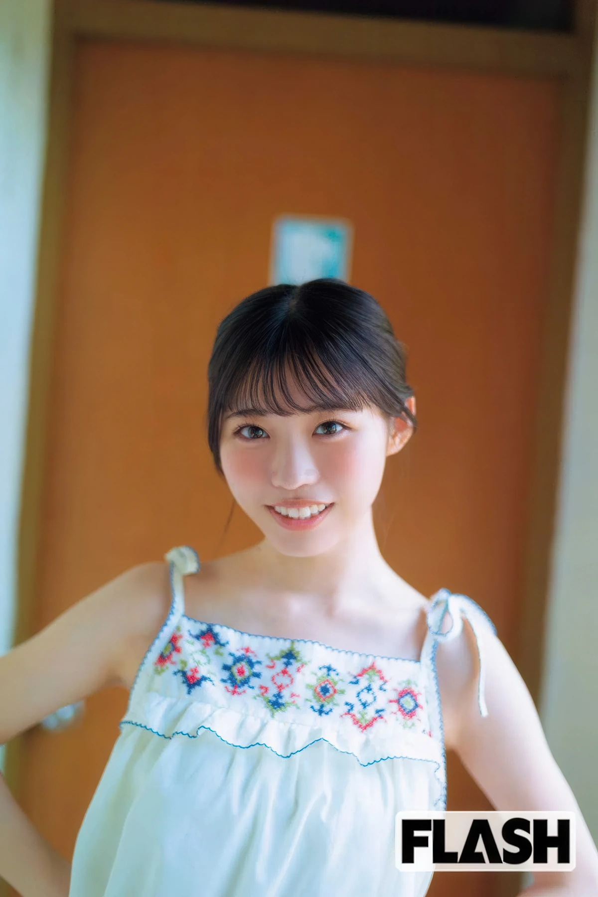 Ami Kanazawa 金澤亜美, Sara Hosoya 細谷さら, FLASH 2026.01.20 (フラッシュ 2026年1月20日号) - P26