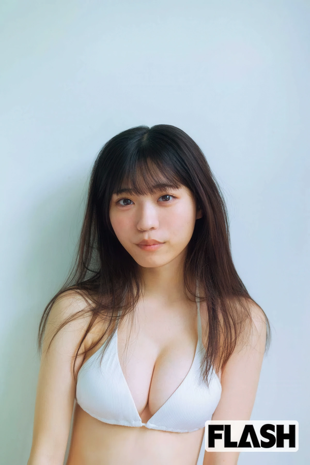 Ami Kanazawa 金澤亜美, Sara Hosoya 細谷さら, FLASH 2026.01.20 (フラッシュ 2026年1月20日号) - P30