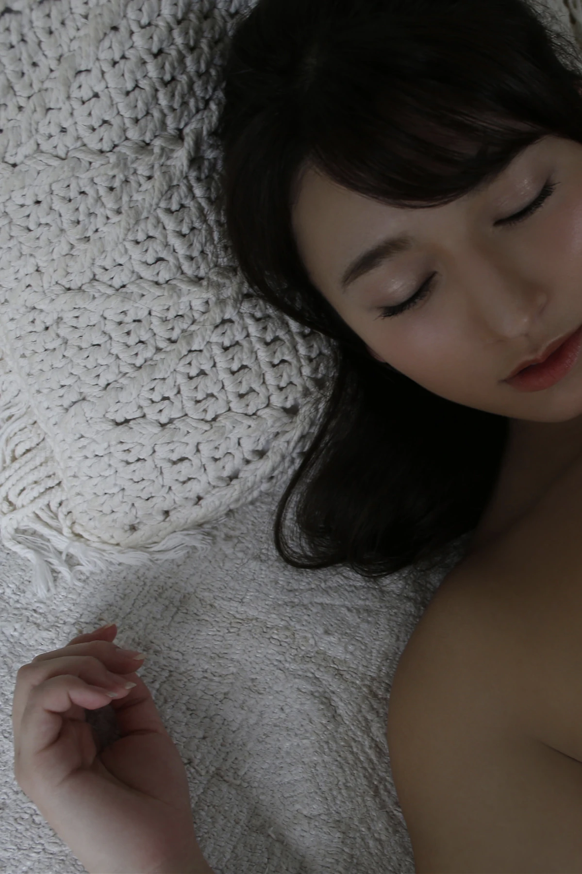 Kana Tokue 徳江かな, 写真集 「つやごと」 Set.01 - P18