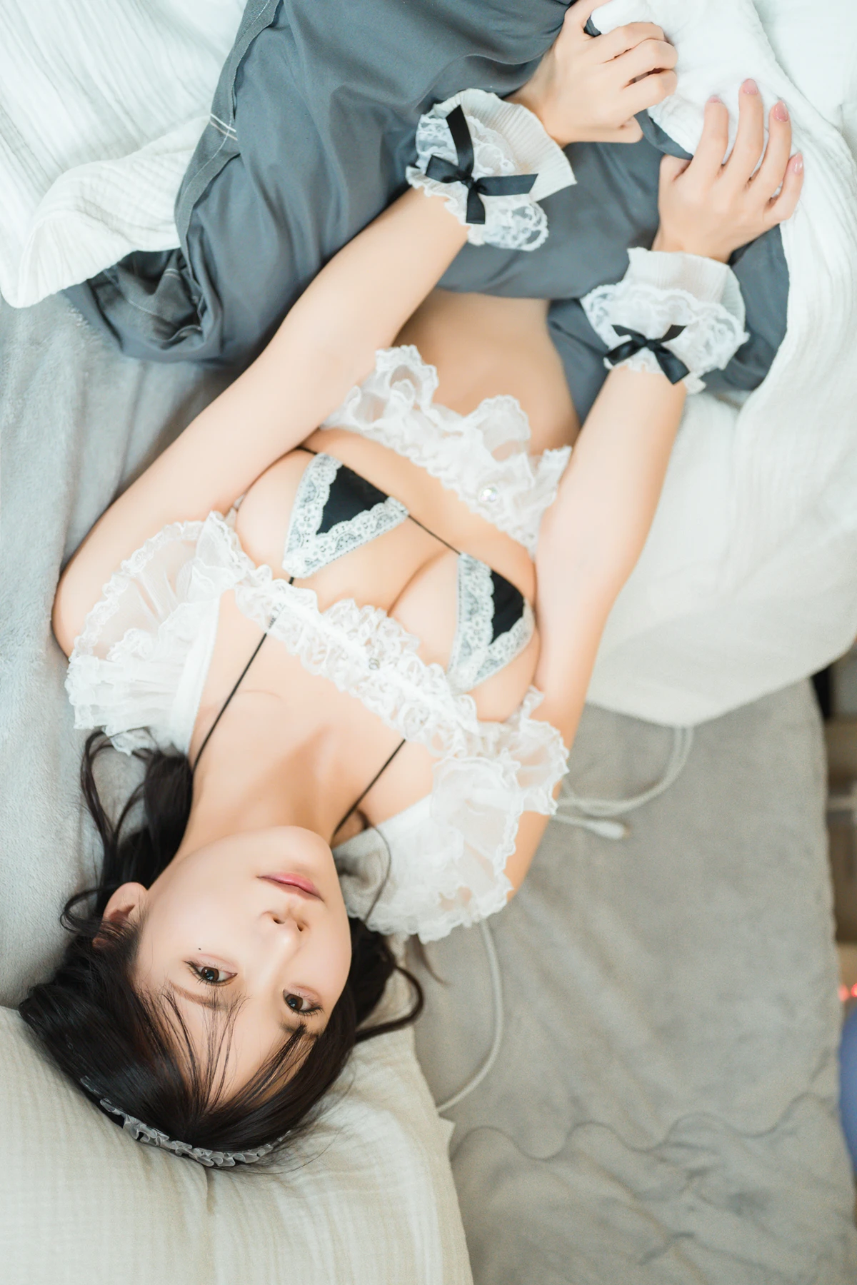 Kenken けんけん, 写真集 「推し型メイドロイドとしたいこと」 Set.01 - P33