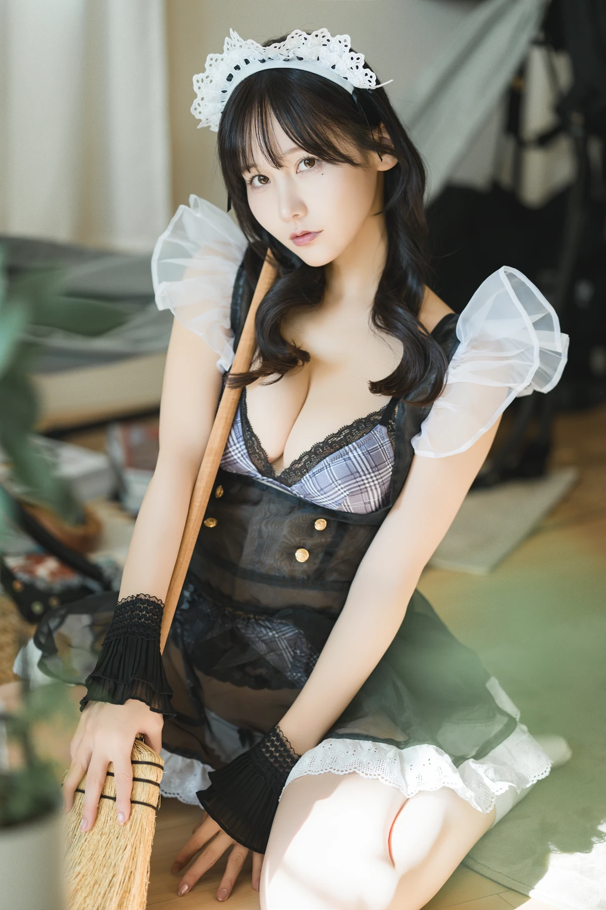 Kenken けんけん, 写真集 「推し型メイドロイドとしたいこと」 Set.02 - P16