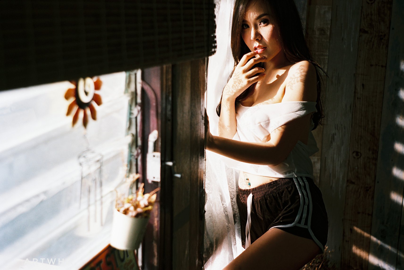 Artwha Desu – Photos P1 - P123