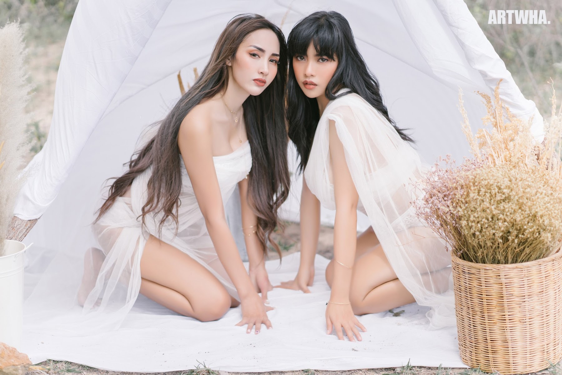 Artwha Desu – Photos P1 - P45