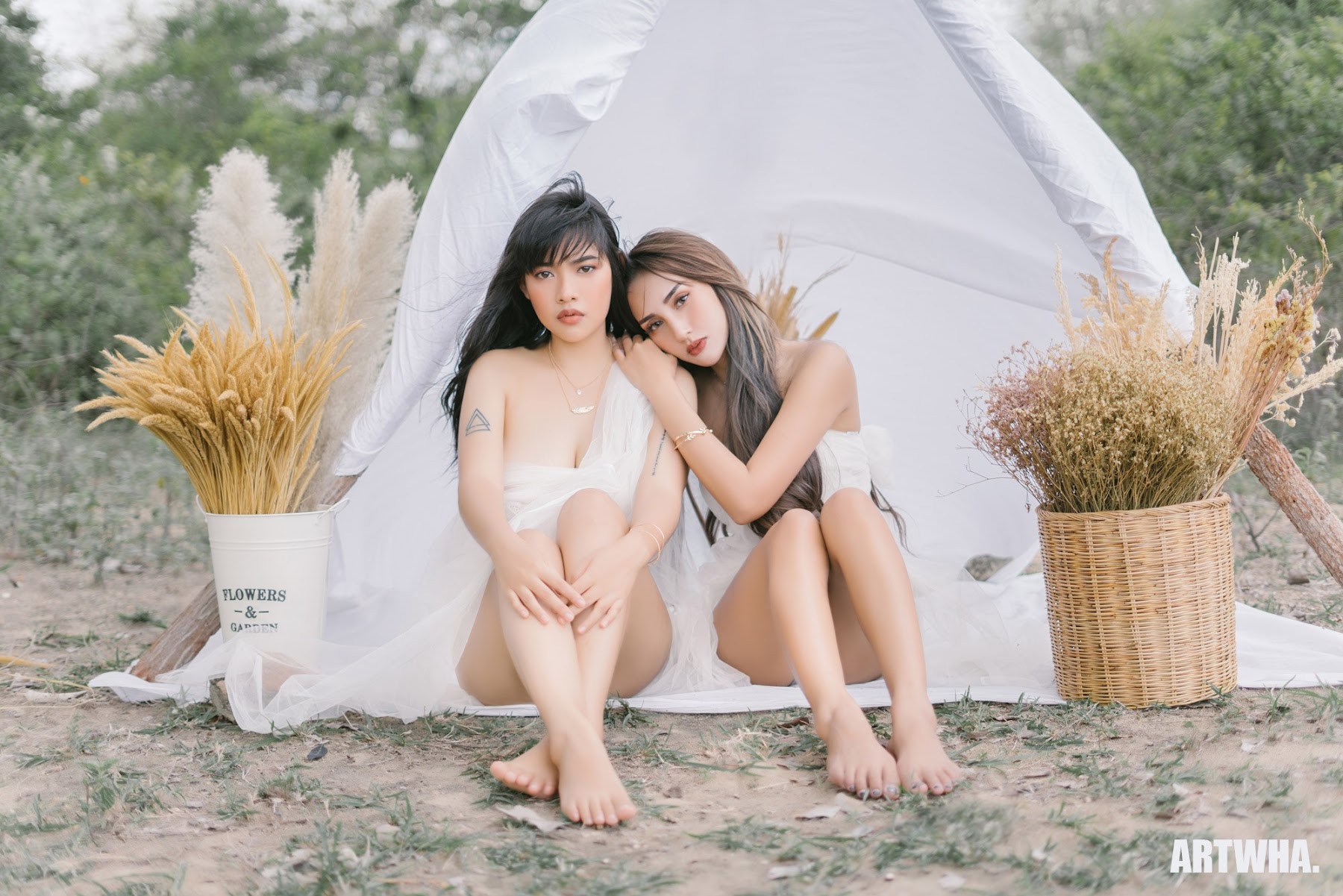 Artwha Desu – Photos P1 - P46