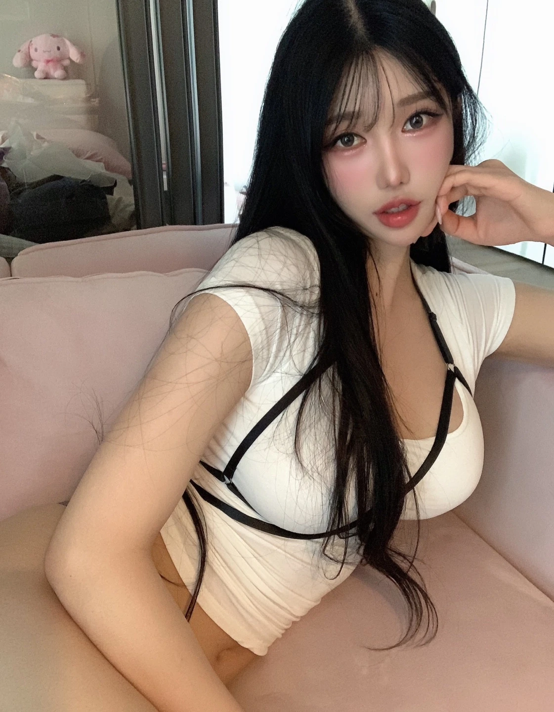 Yunjin 챌이, Moon Night Snap 「Peek at The Younger Sister Next Door」 - P1