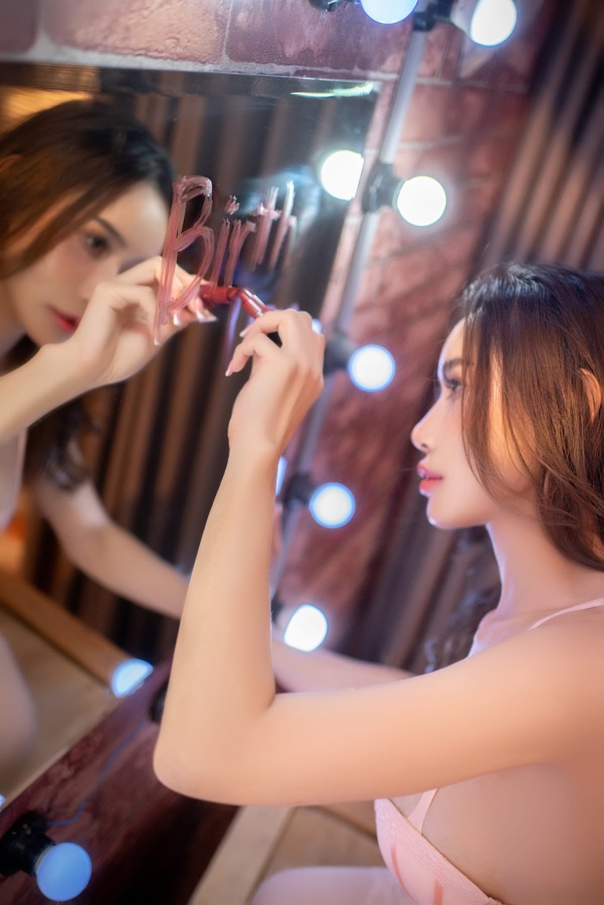 Artwha Desu – Photos P18 - P21