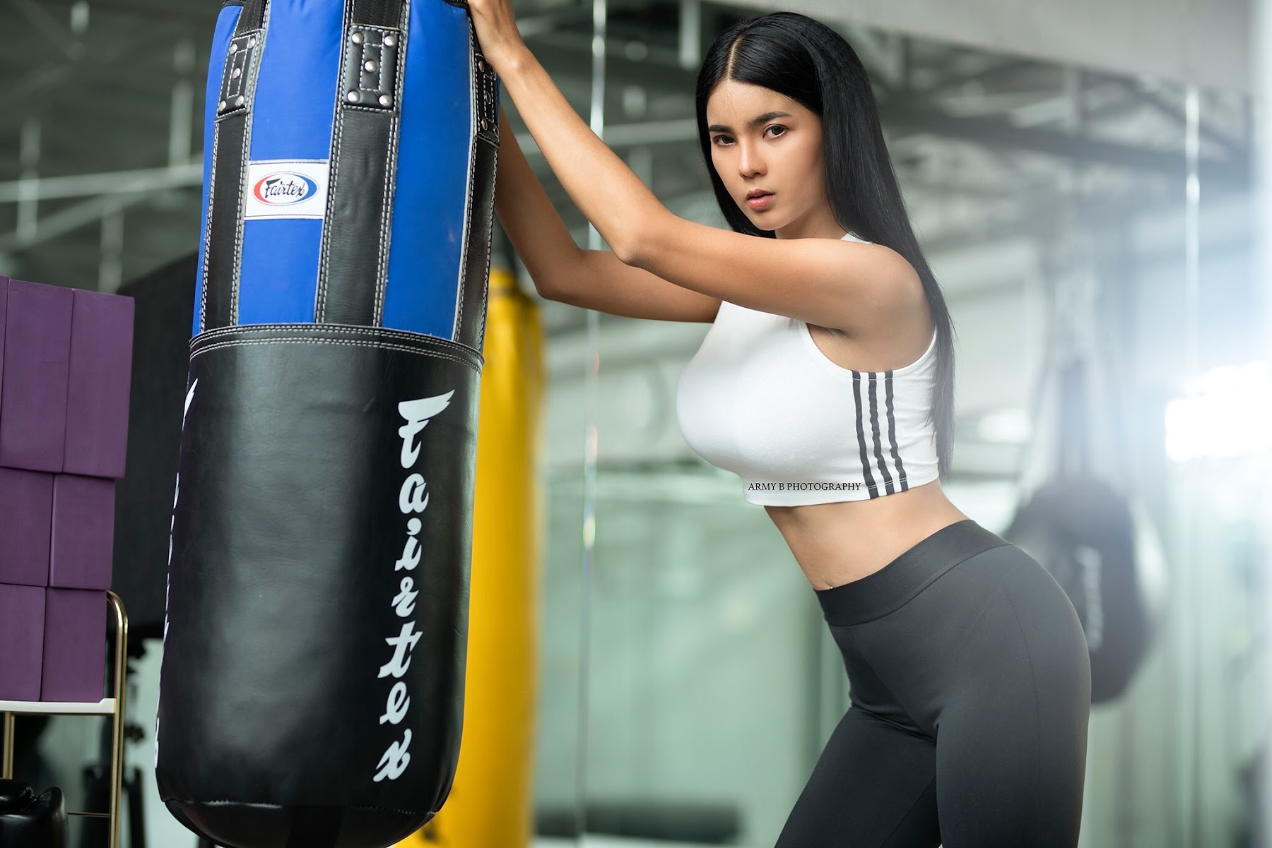 Yanisa Samohom P1 - P183