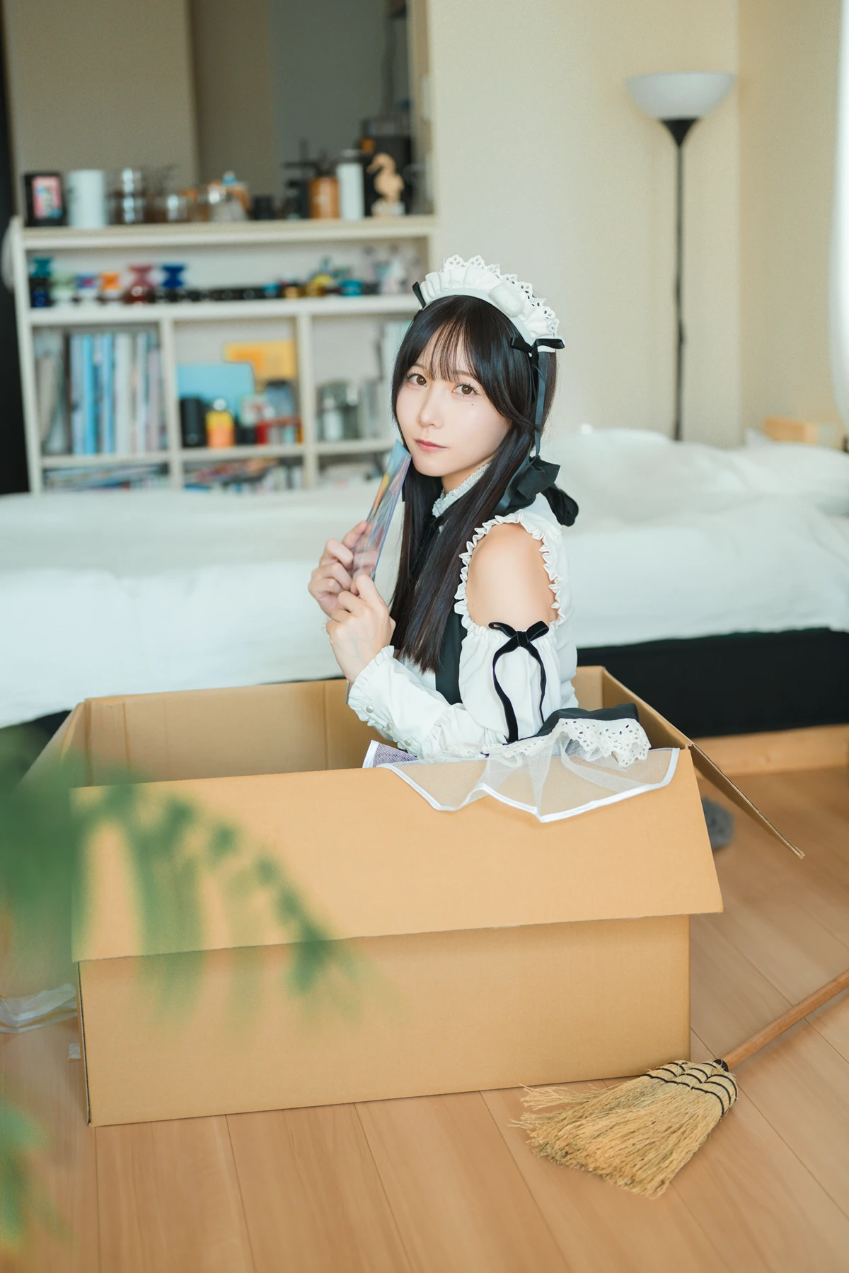 Kenken けんけん, 写真集 「推し型メイドロイドとしたいこと」 Set.03 - P9
