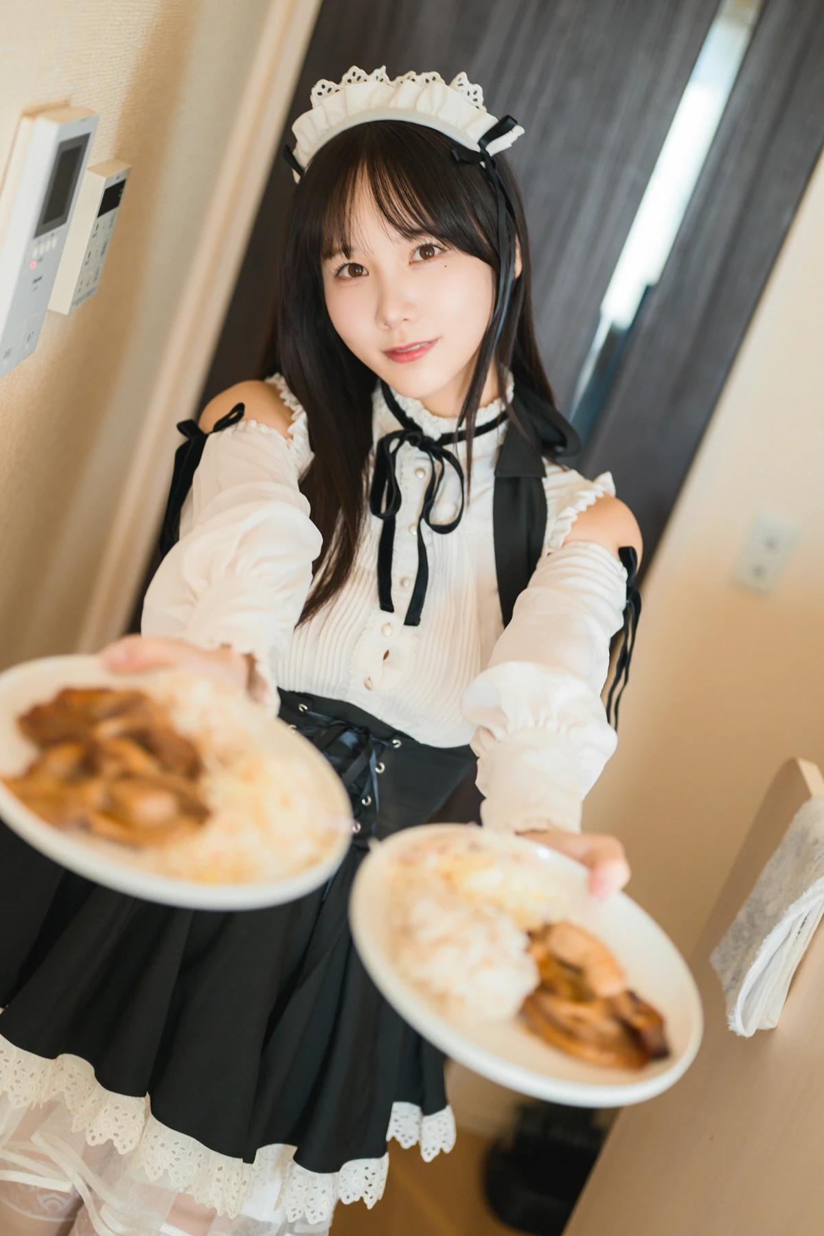 Kenken けんけん, 写真集 「推し型メイドロイドとしたいこと」 Set.03 - P28