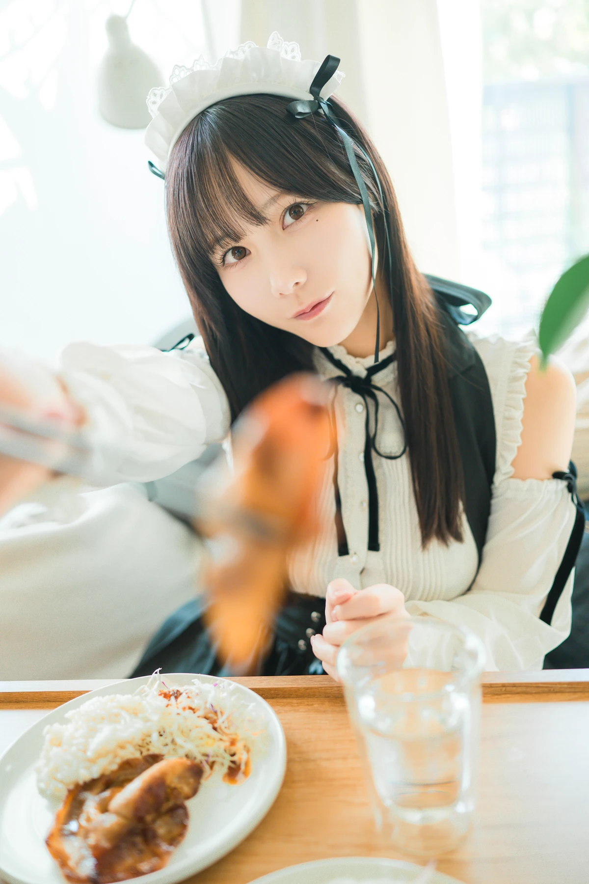 Kenken けんけん, 写真集 「推し型メイドロイドとしたいこと」 Set.03 - P33
