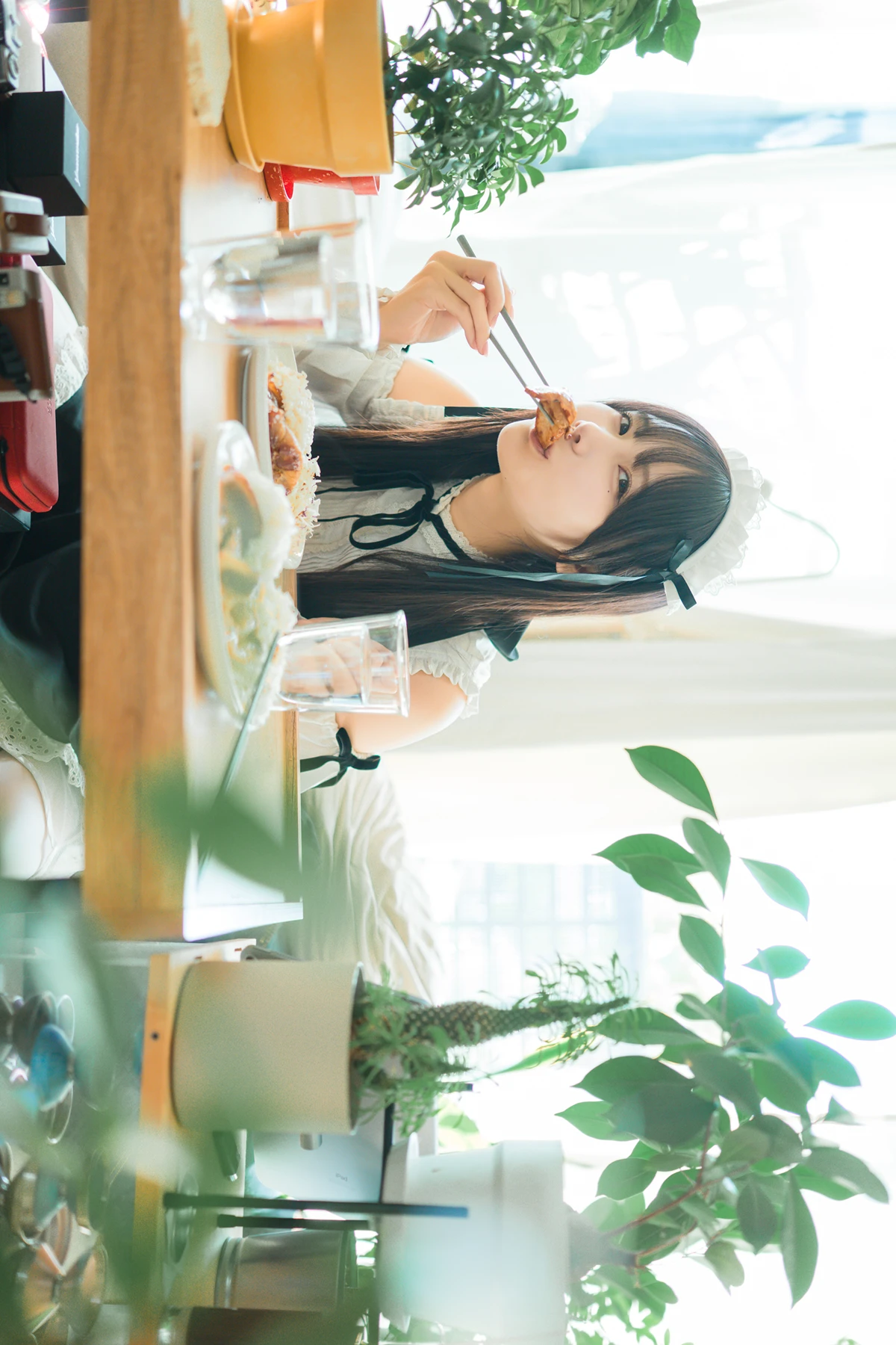 Kenken けんけん, 写真集 「推し型メイドロイドとしたいこと」 Set.03 - P34