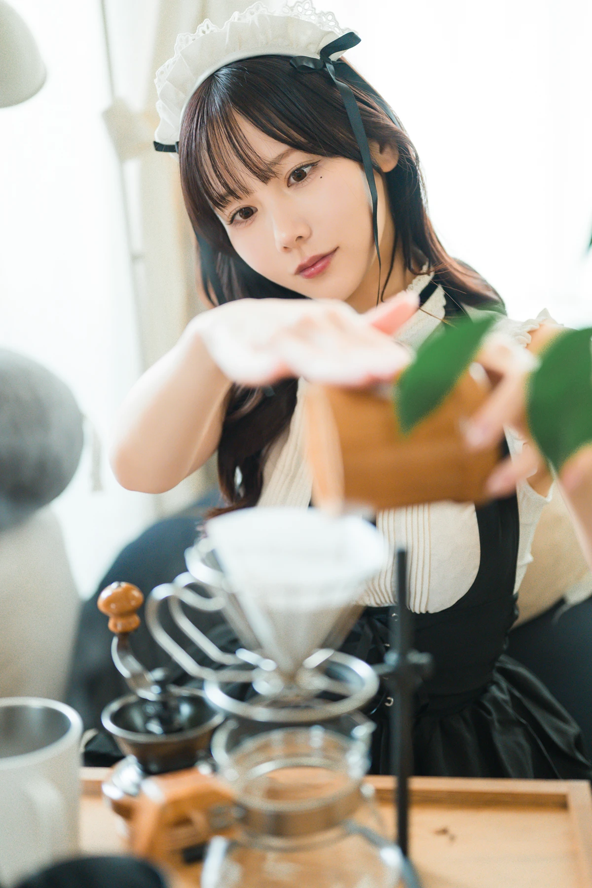 Kenken けんけん, 写真集 「推し型メイドロイドとしたいこと」 Set.03 - P42