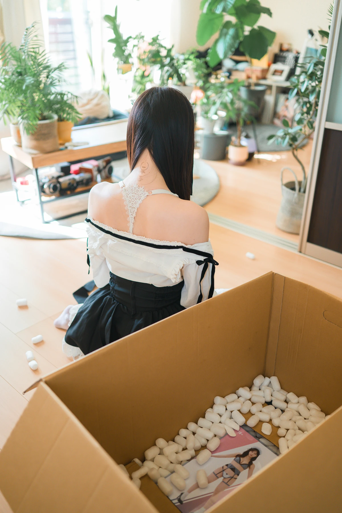 Kenken けんけん, 写真集 「推し型メイドロイドとしたいこと」 Set.03 - P4
