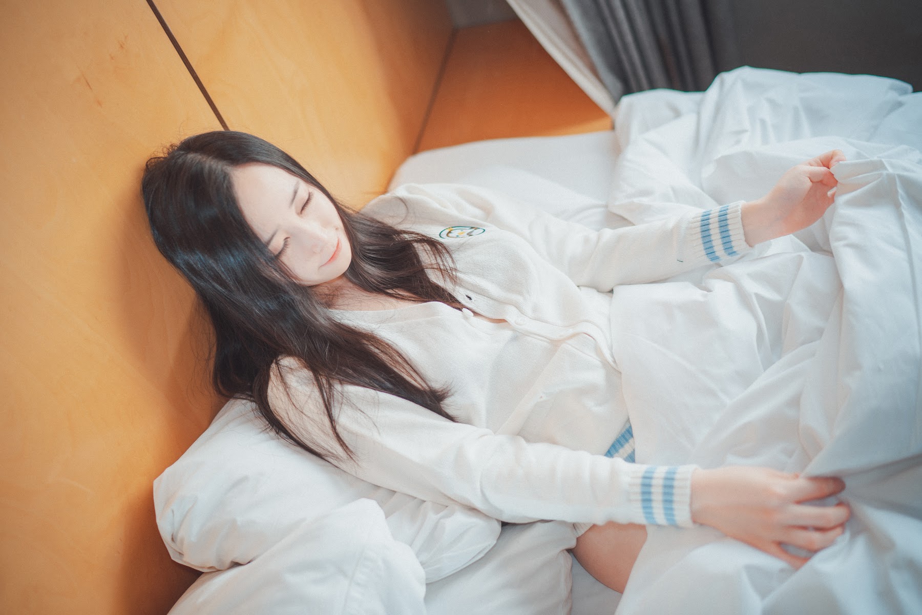 DJAWA Photo – Bambi (밤비) – Homebody Girl - P14