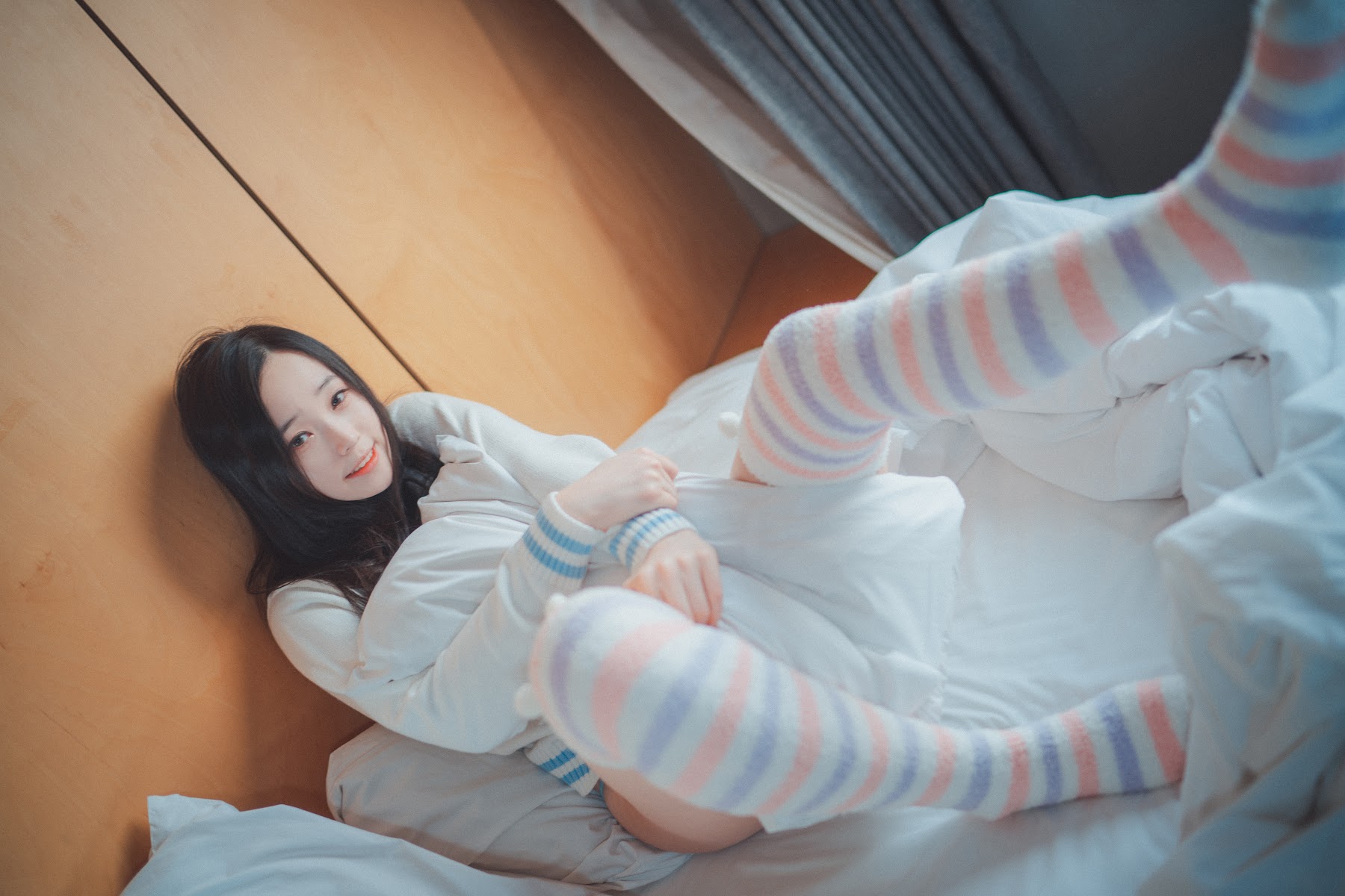 DJAWA Photo – Bambi (밤비) – Homebody Girl - P22