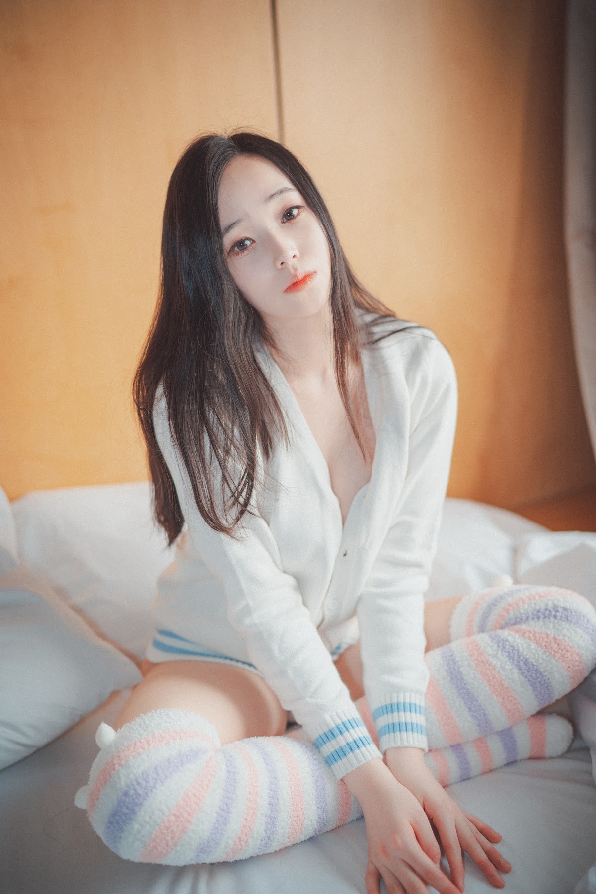 DJAWA Photo – Bambi (밤비) – Homebody Girl - P35