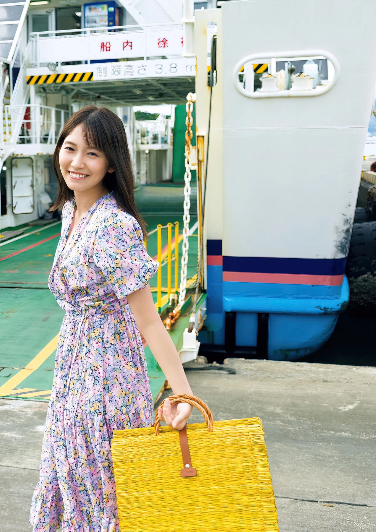Nene Shida 志田音々, ファースト写真集 『ｎｅｎｅ－まるっとぜんぶ－』 Set.05 - P1