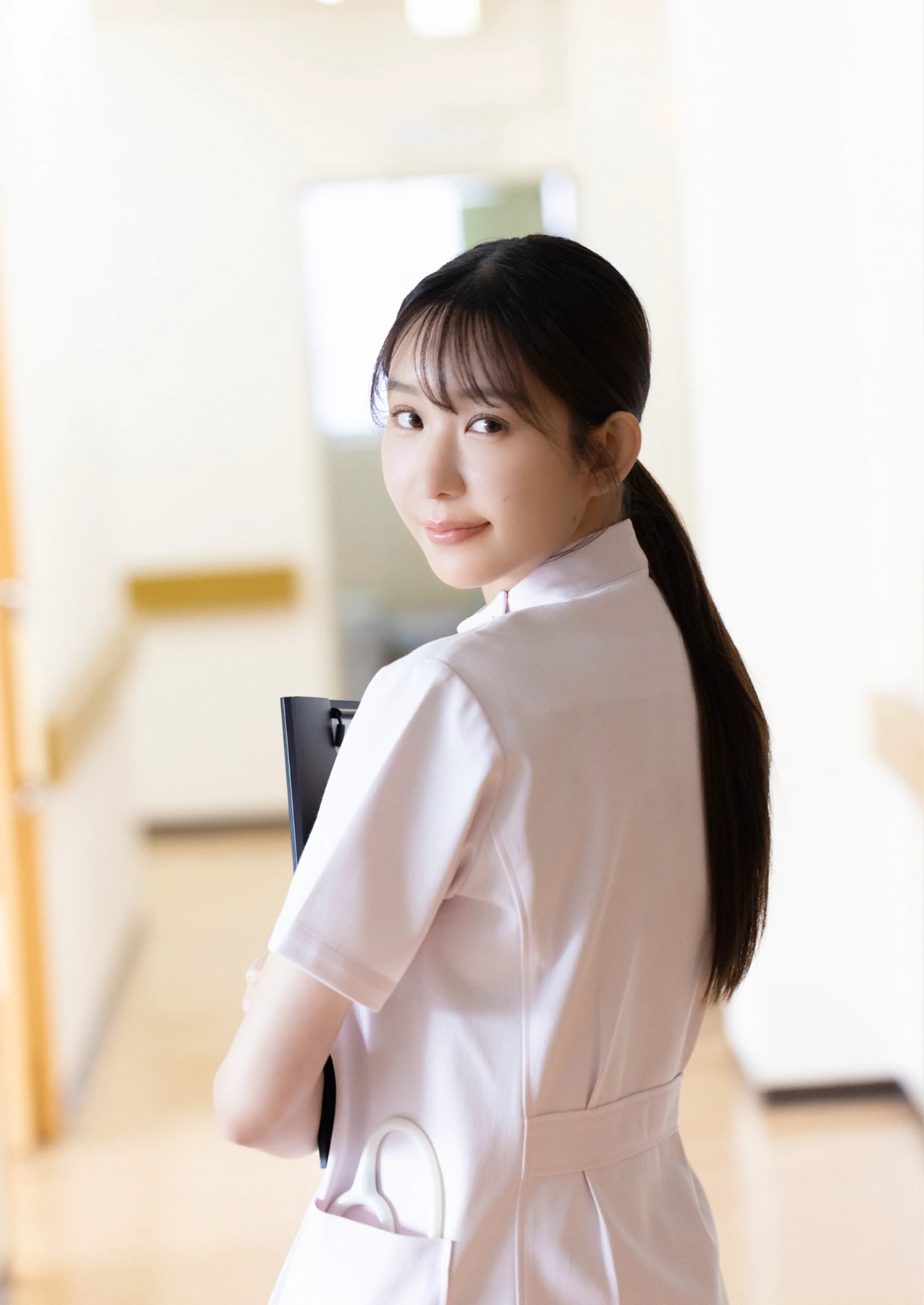 Ami Yamazaki 山崎あみ, Terumi Ishibashi 石橋てるみ, Young Jump 2026 No.10 (ヤングジャンプ 2026年10号) - P18