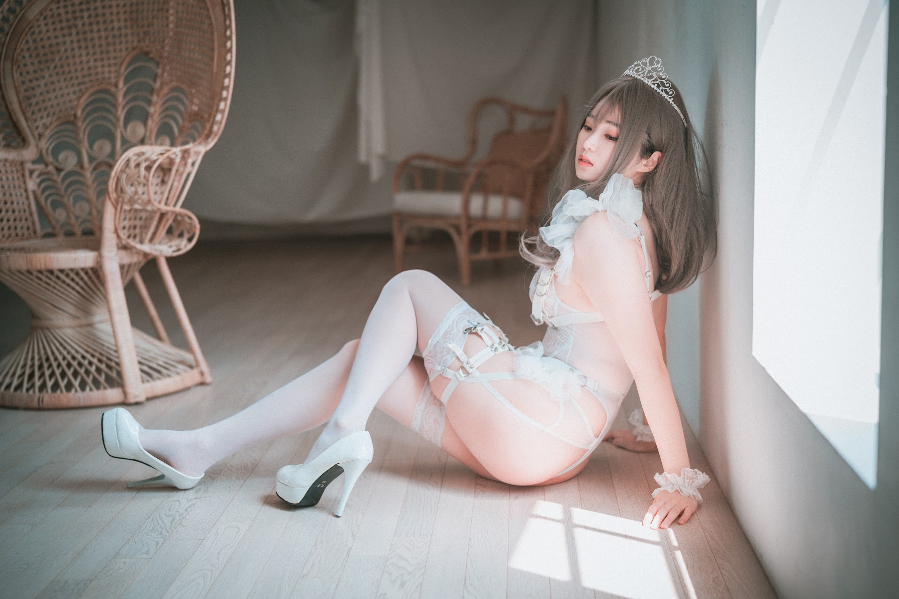 DJAWA Photo – Bambi (밤비) – Reine de Blanc (B-side) - P9