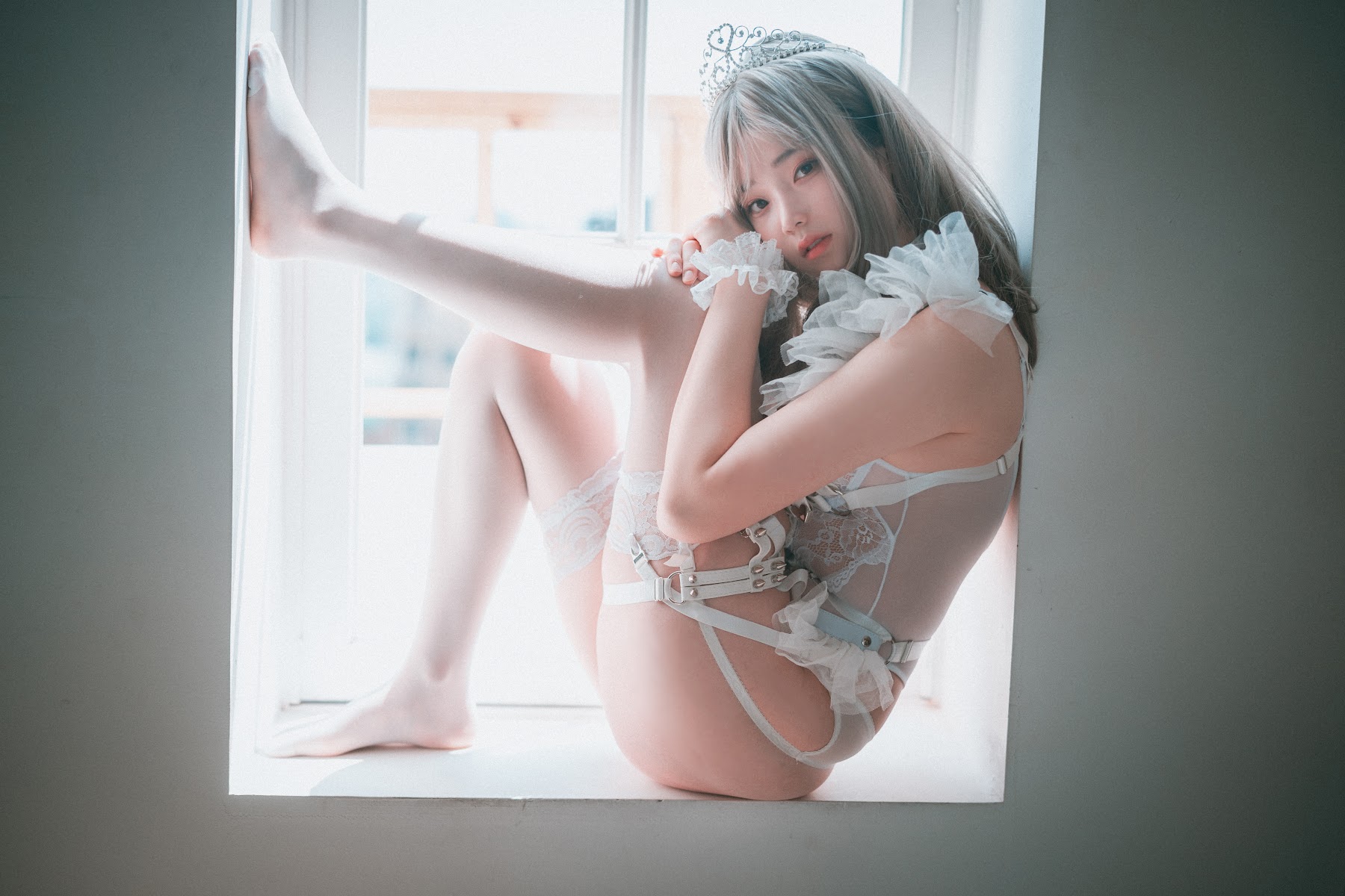 DJAWA Photo – Bambi (밤비) – Reine de Blanc (B-side) - P14
