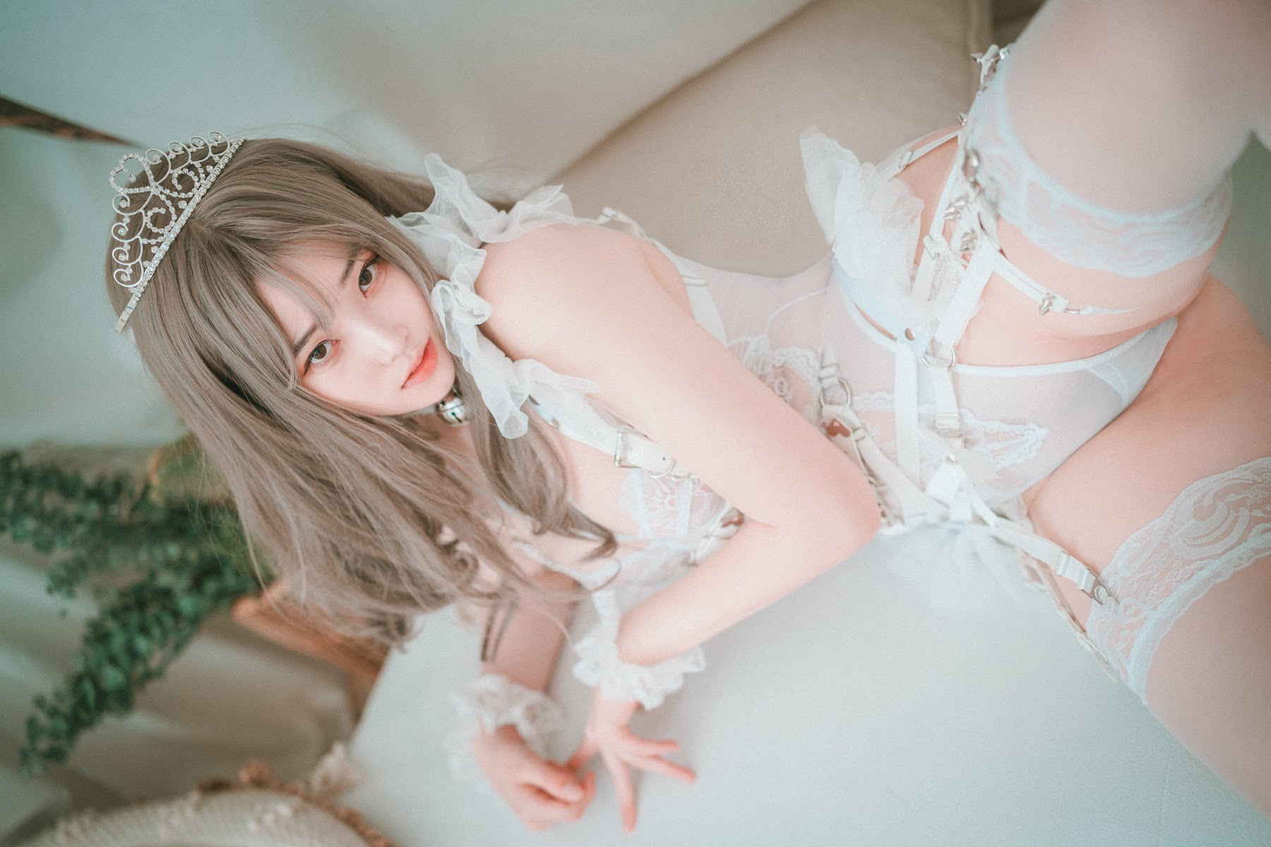 DJAWA Photo – Bambi (밤비) – Reine de Blanc (B-side) - P26