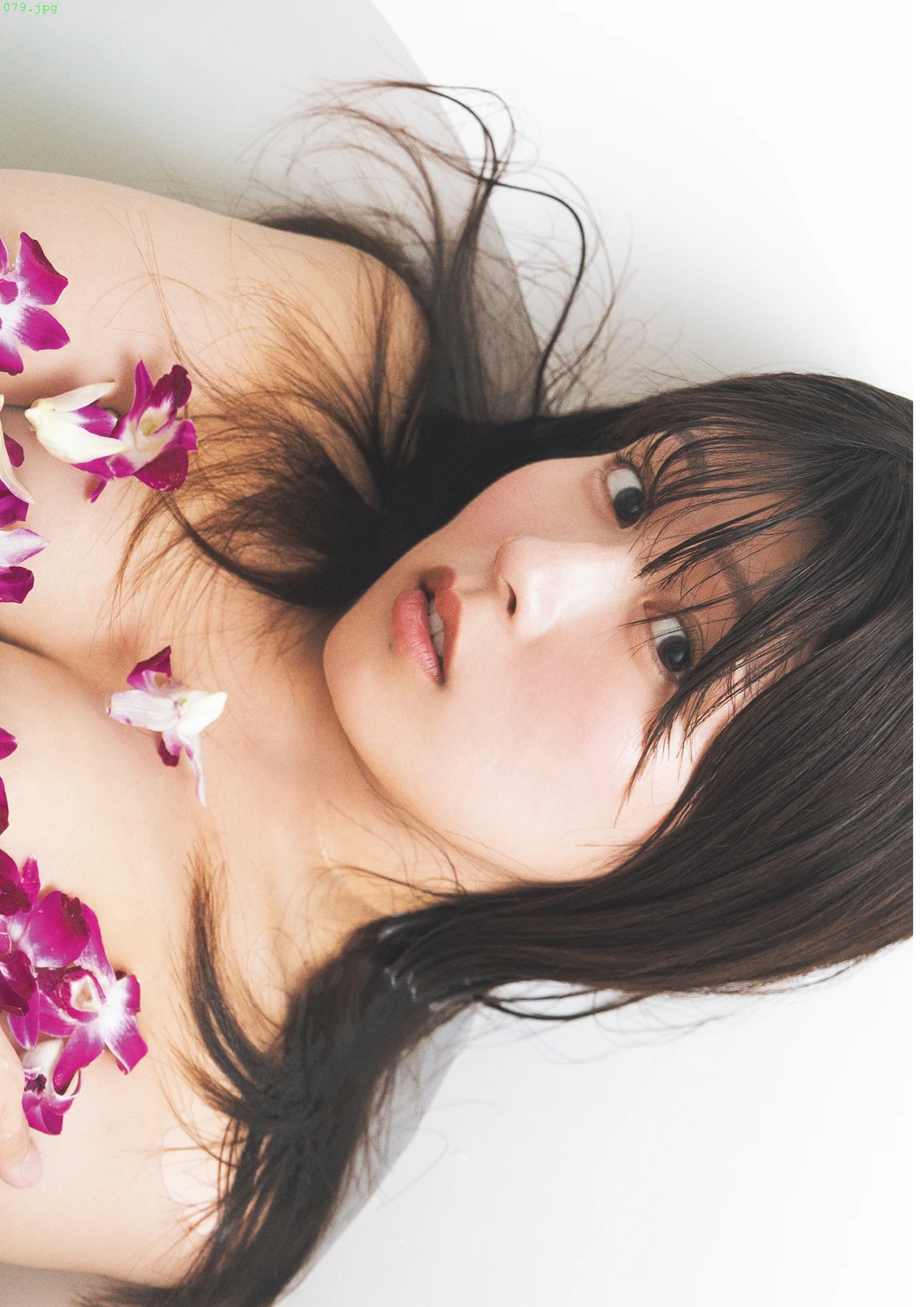 Yoshino Chitose ちとせよしの, 写真集 『lotus serenity』 Set.04 - P32
