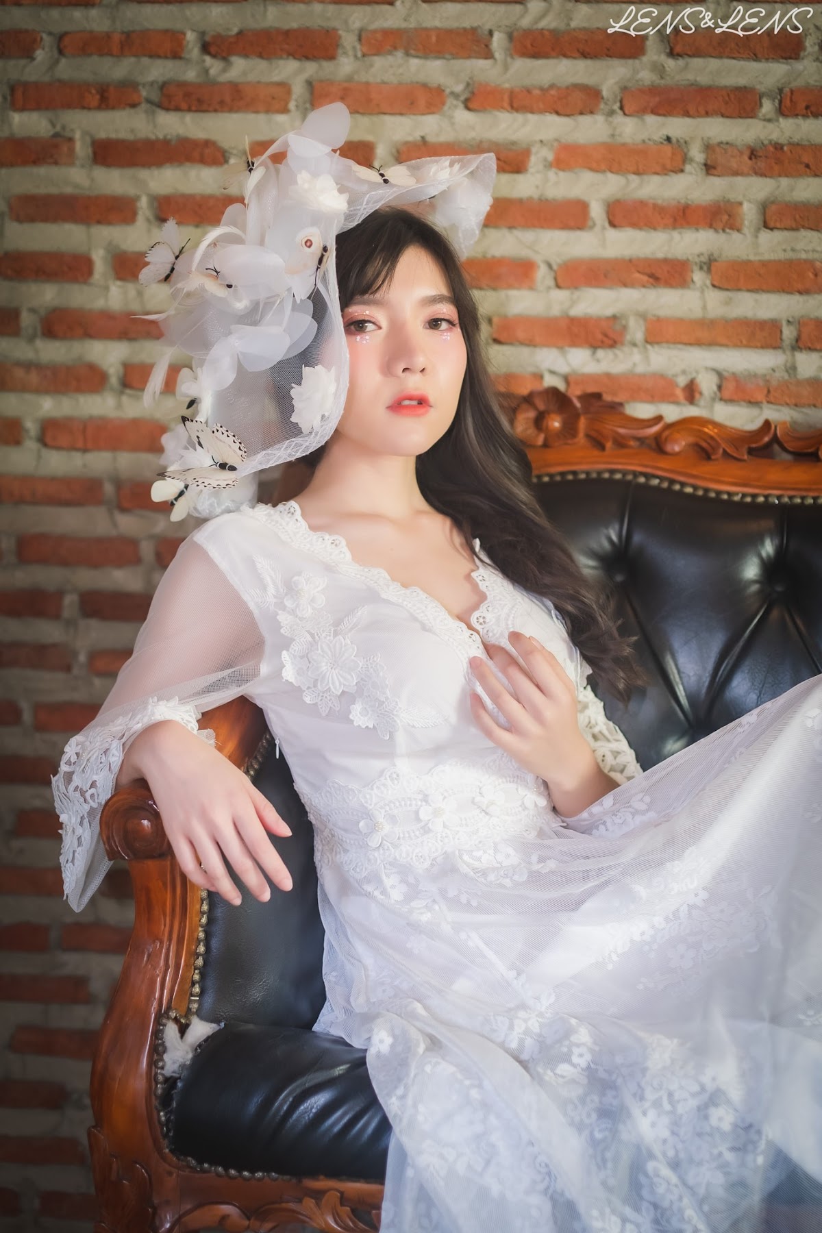 LENS LENS Photography P1 - P175
