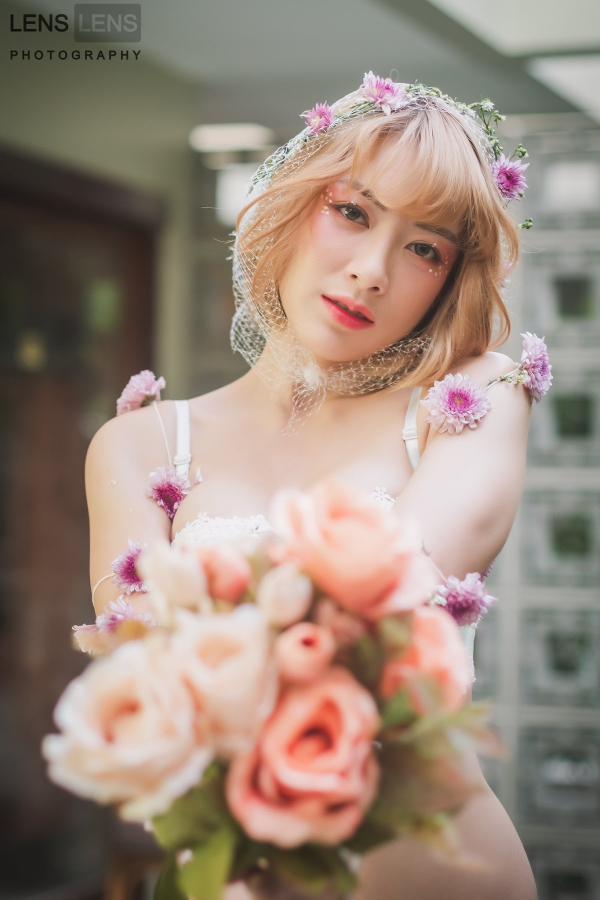 LENS LENS Photography P1 - P199